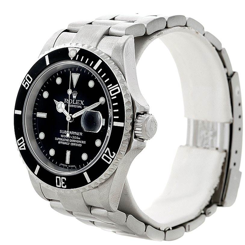 The image shows a side view of a Rolex Submariner 16610 Men
s Stainless Steel Black Dial 16610 Men
s Stainless Steel Black Dial watch, highlighting the bezel, face, and bracelet.