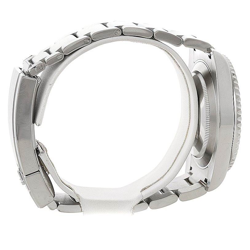 This image shows a side view of the Rolex Submariner 116610 Men
s Stainless Steel Black Dial 116610 Men
s Stainless Steel Black Dial watch, highlighting the bracelet, case, and bezel.