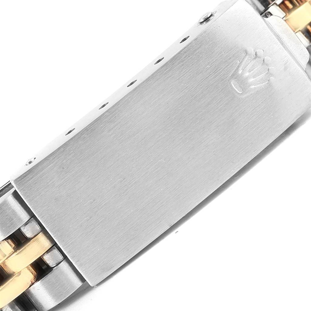 This image shows the clasp of the Rolex Datejust 6917 Women's Stainless Steel Champagne Dial 6917 Women's Stainless Steel Champagne Dial watch bracelet from a top-down angle.