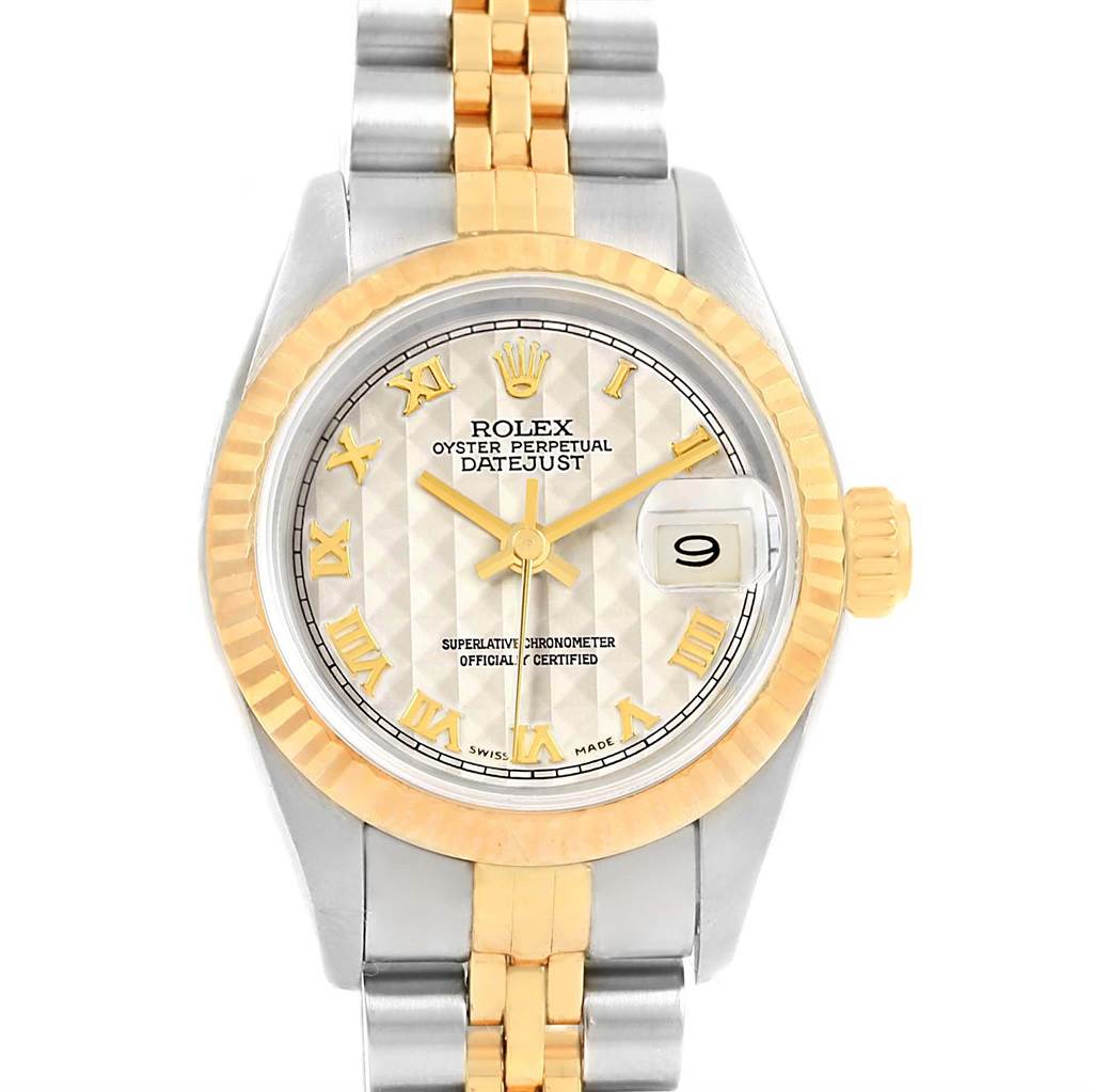 The image shows a front view of the Rolex Datejust 69173 Women's Stainless Steel Beige Dial 69173 Women's Stainless Steel Beige Dial watch, highlighting the dial, bezel, and two-tone bracelet.