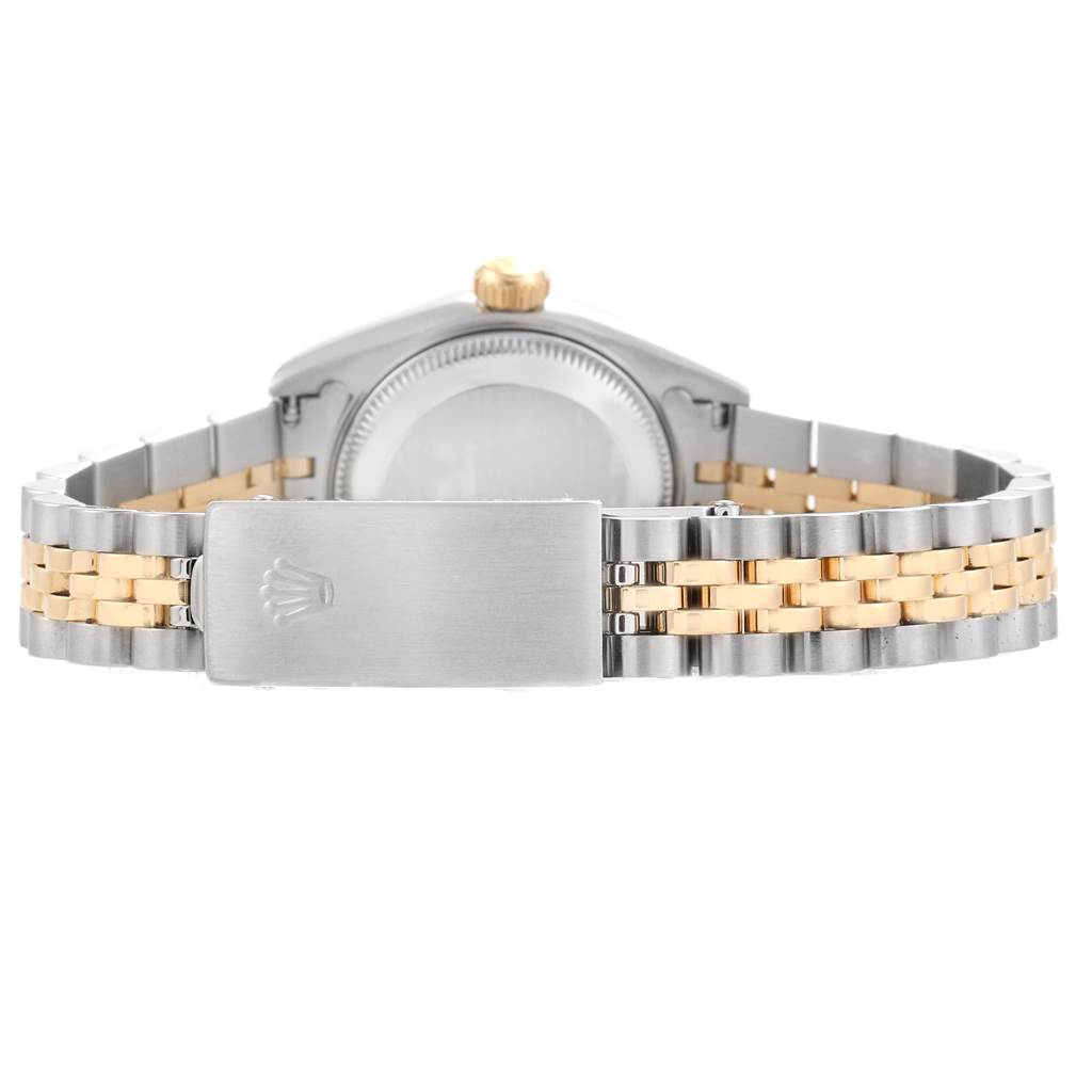 This image shows the clasp and bracelet of a Rolex Datejust 69173 Women
s Stainless Steel Black Dial 69173 Women
s Stainless Steel Black Dial watch from the rear angle.