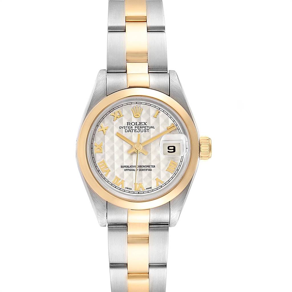 The image shows a front view of a Rolex Datejust 69163 Women's Stainless Steel Beige Dial 69163 Women's Stainless Steel Beige Dial watch displaying the face, bezel, and bracelet.