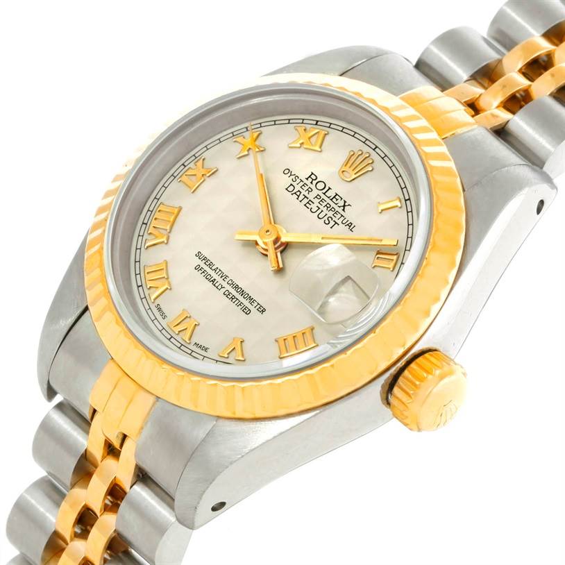 The image shows a close-up view of the Rolex Datejust 69173 Women
s Stainless Steel Beige Dial 69173 Women
s Stainless Steel Beige Dial watch, highlighting the dial, bezel, and part of the bracelet.