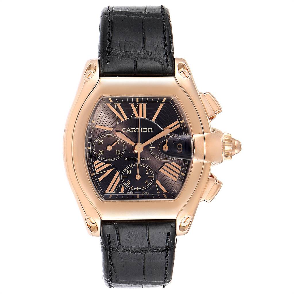 The image shows a front view of the Cartier Roadster W62042Y5 Men's Rose Gold Brown Dial W62042Y5 Men's Rose Gold Brown Dial watch, highlighting the case, dial, and leather strap.
