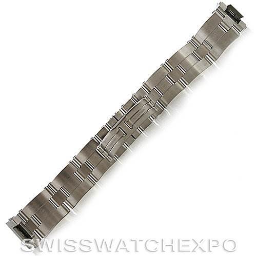 This image shows a full view of a metallic bracelet strap for the Cartier Roadster W62025V3 Men's Stainless Steel Silver Dial W62025V3 Men's Stainless Steel Silver Dial watch model.