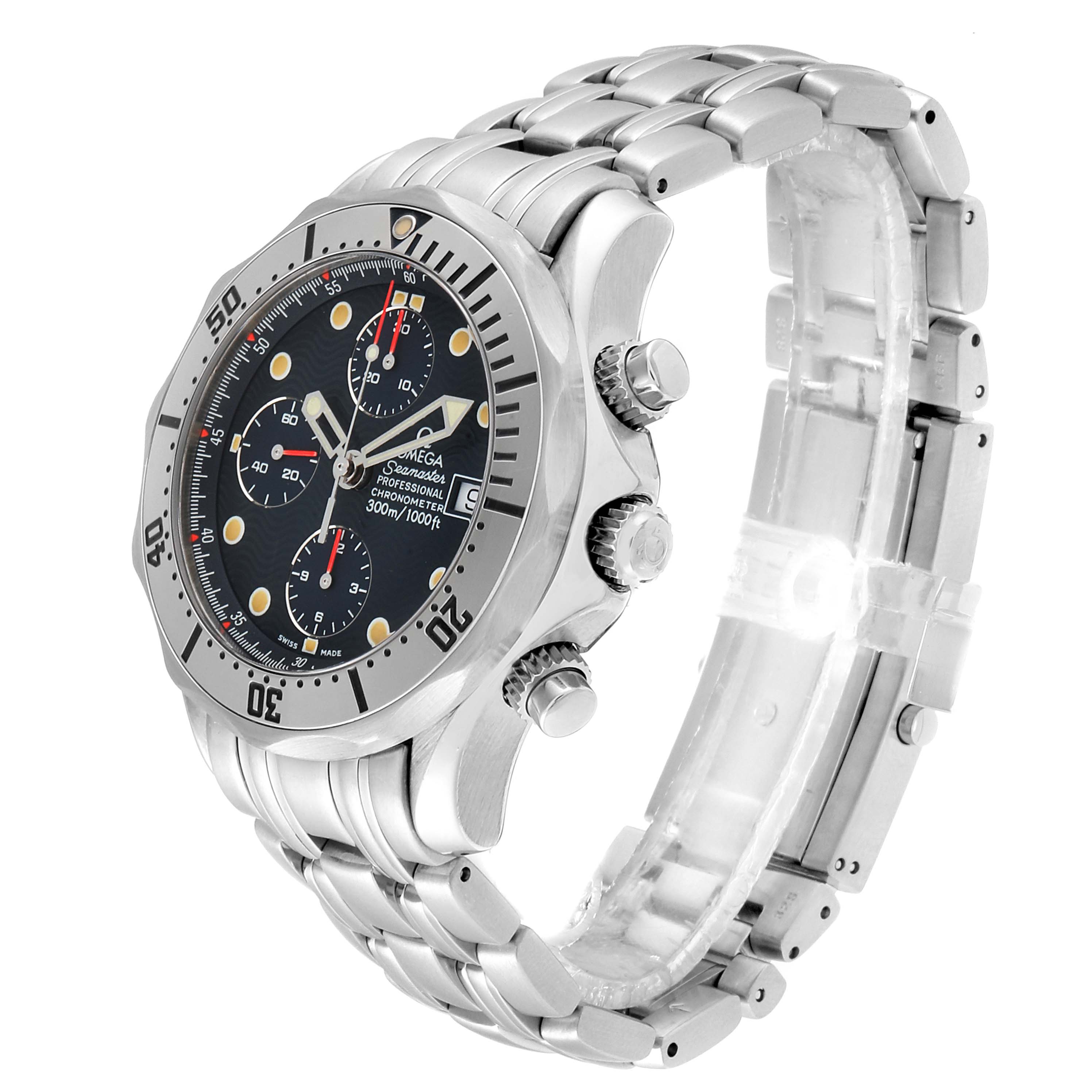 This image shows a side-angle view of an Omega Seamaster 2598.80.00 Men
s Stainless Steel Blue Dial 2598.80.00 Men
s Stainless Steel Blue Dial watch, highlighting its dial, bezel, case, and bracelet.