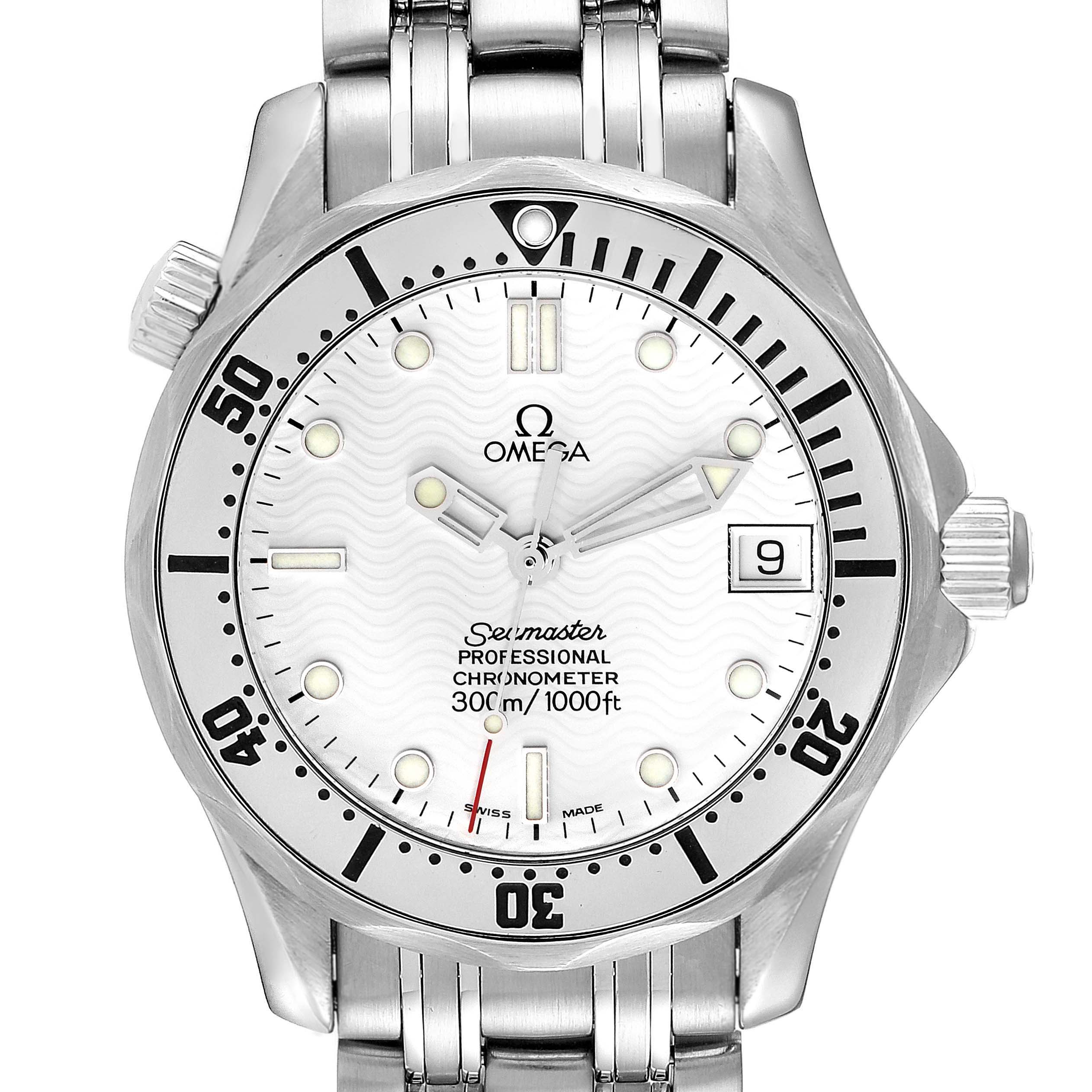 The image shows a front view of an Omega Seamaster 2552.20.00 Men's Stainless Steel White Dial 2552.20.00 Men's Stainless Steel White Dial watch, highlighting the dial, bezel, and part of the bracelet.