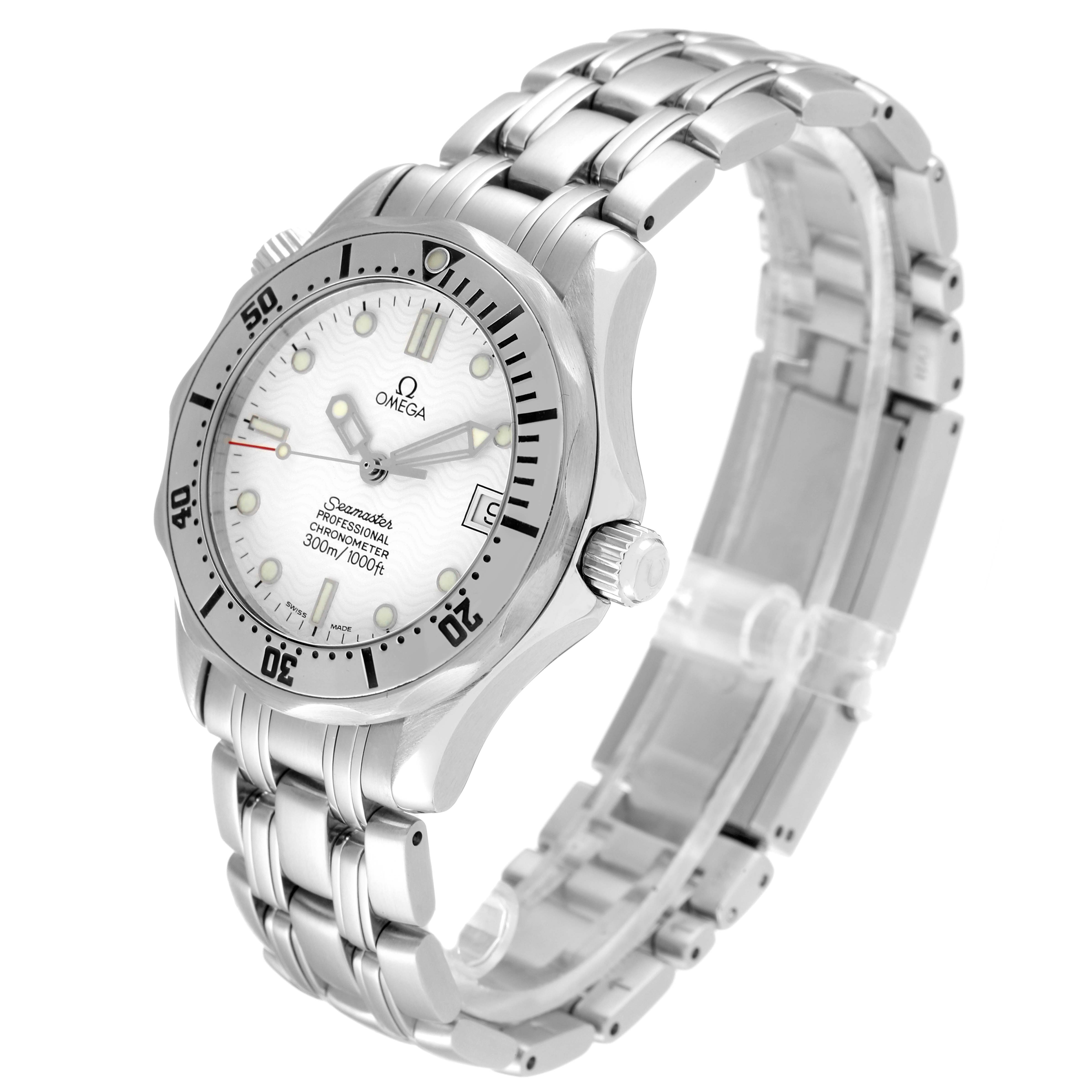 The image shows an Omega Seamaster 2552.20.00 Men's Stainless Steel White Dial 2552.20.00 Men's Stainless Steel White Dial watch at a slight angle, highlighting the dial, bezel, crown, and metal bracelet.