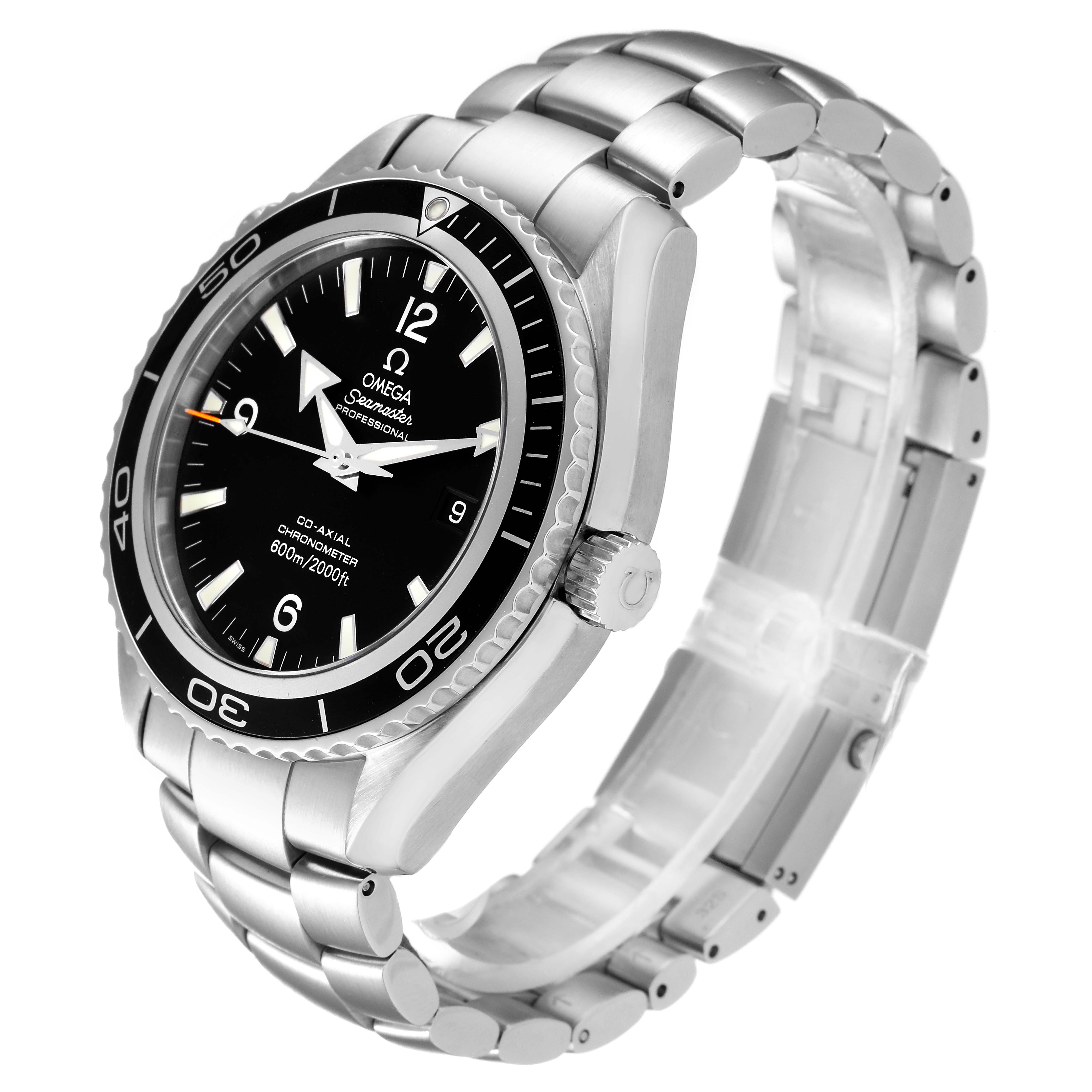 The image shows a side angle of the Omega Planet Ocean 2200.50.00 Men
s Stainless Steel Black Dial 2200.50.00 Men
s Stainless Steel Black Dial watch, highlighting its black dial, bezel, and stainless steel bracelet.
