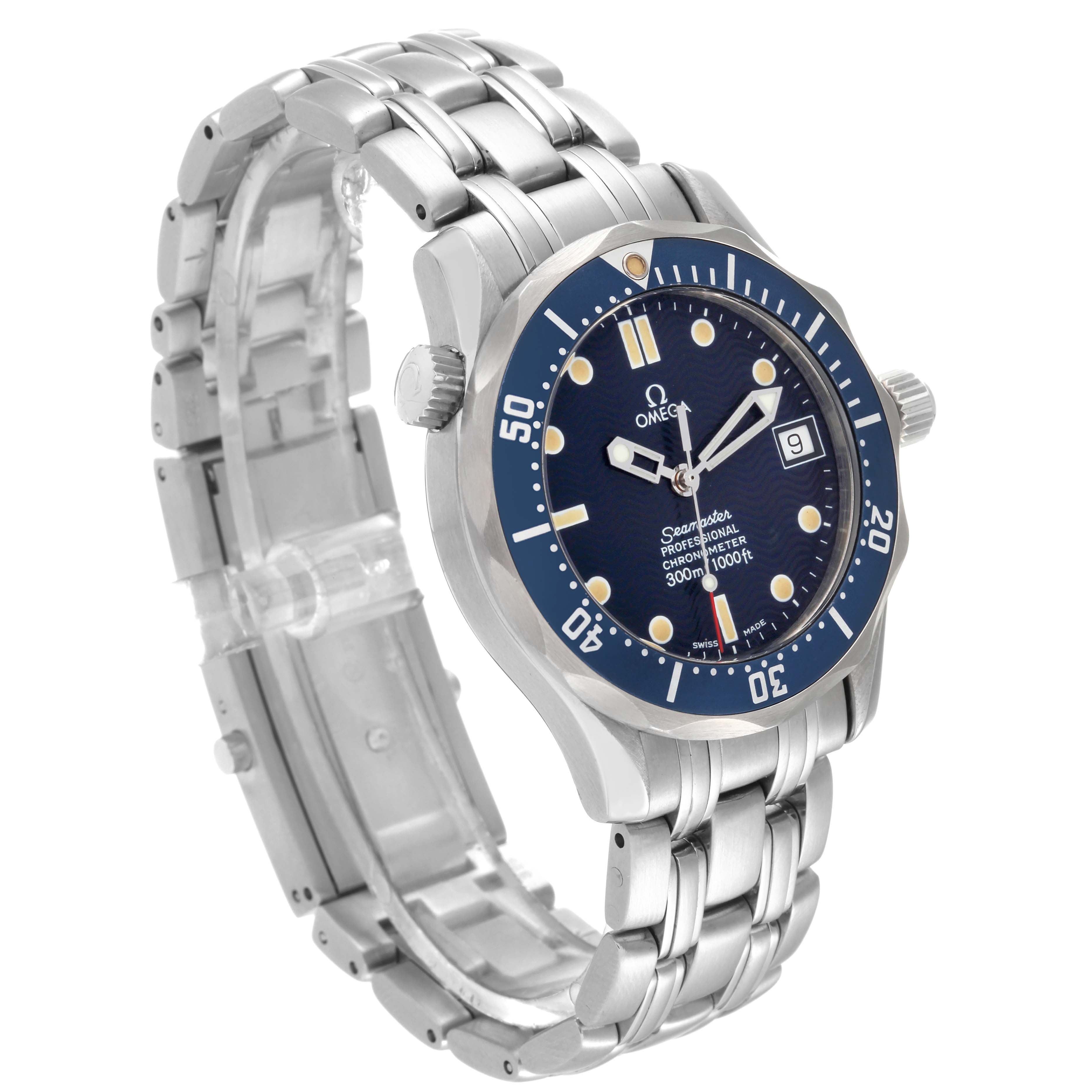 The image shows an angled view of the Omega Seamaster 2551.80.00 Men's Stainless Steel Blue Dial 2551.80.00 Men's Stainless Steel Blue Dial watch, highlighting its blue dial, bezel, date display, and stainless steel bracelet.