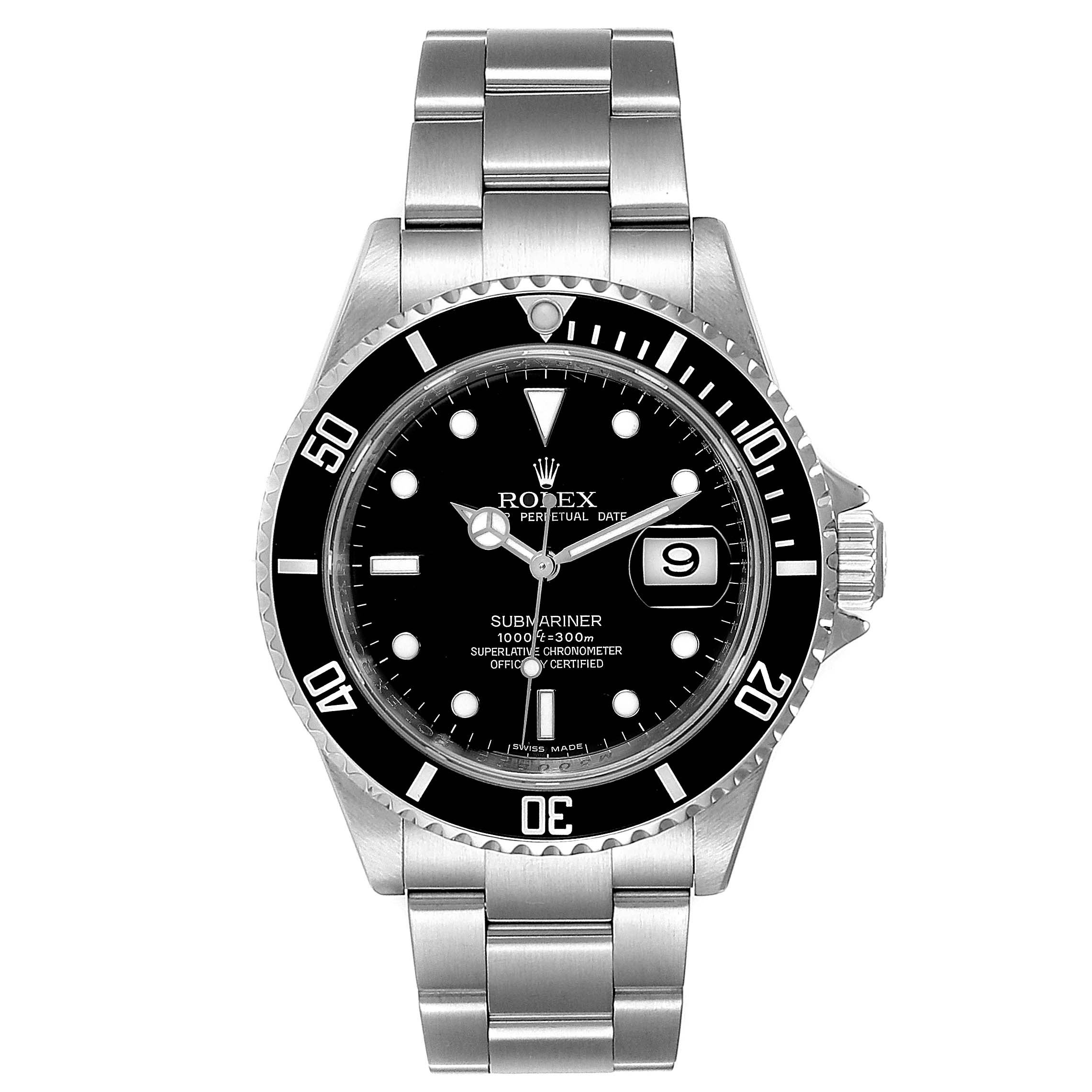 The image shows a front view of the Rolex Submariner 16610 Men
s Stainless Steel Black Dial 16610 Men
s Stainless Steel Black Dial watch, highlighting its dial, bezel, bracelet, and cyclops lens.