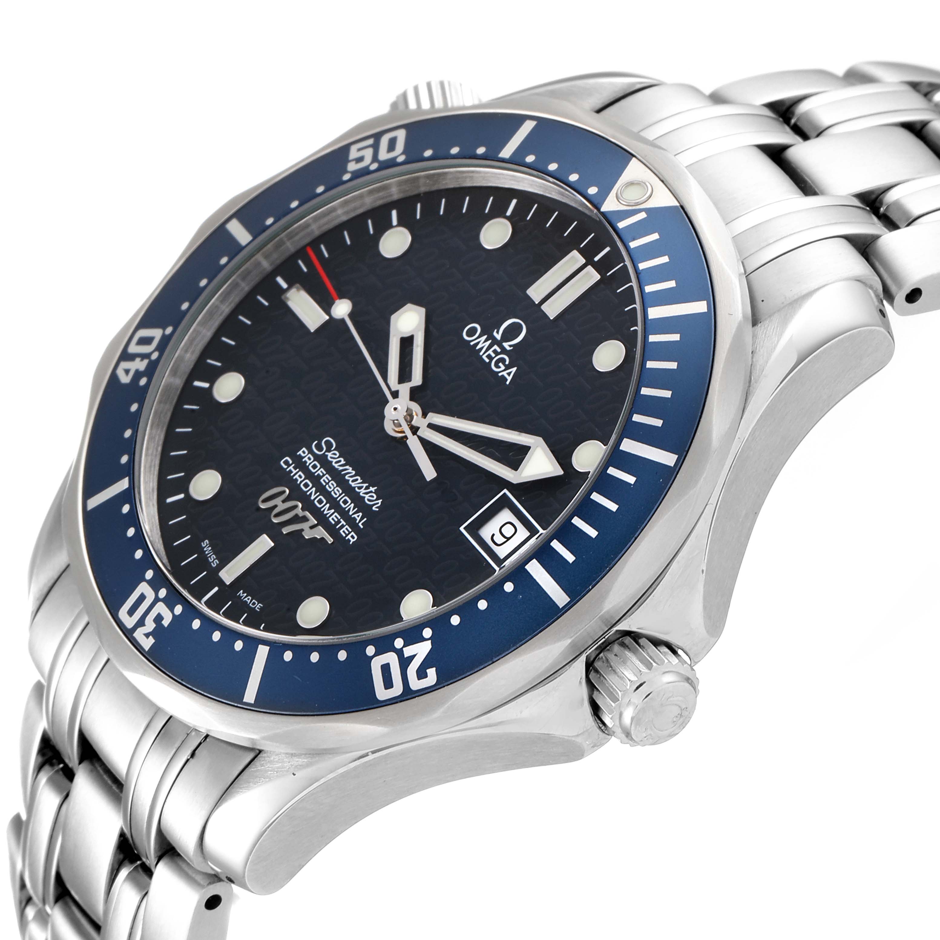 This image shows an angled side view of an Omega Seamaster 2537.80.00 Men
s Stainless Steel Blue Dial 2537.80.00 Men
s Stainless Steel Blue Dial watch, highlighting the dial, bezel, crown, and stainless steel bracelet.