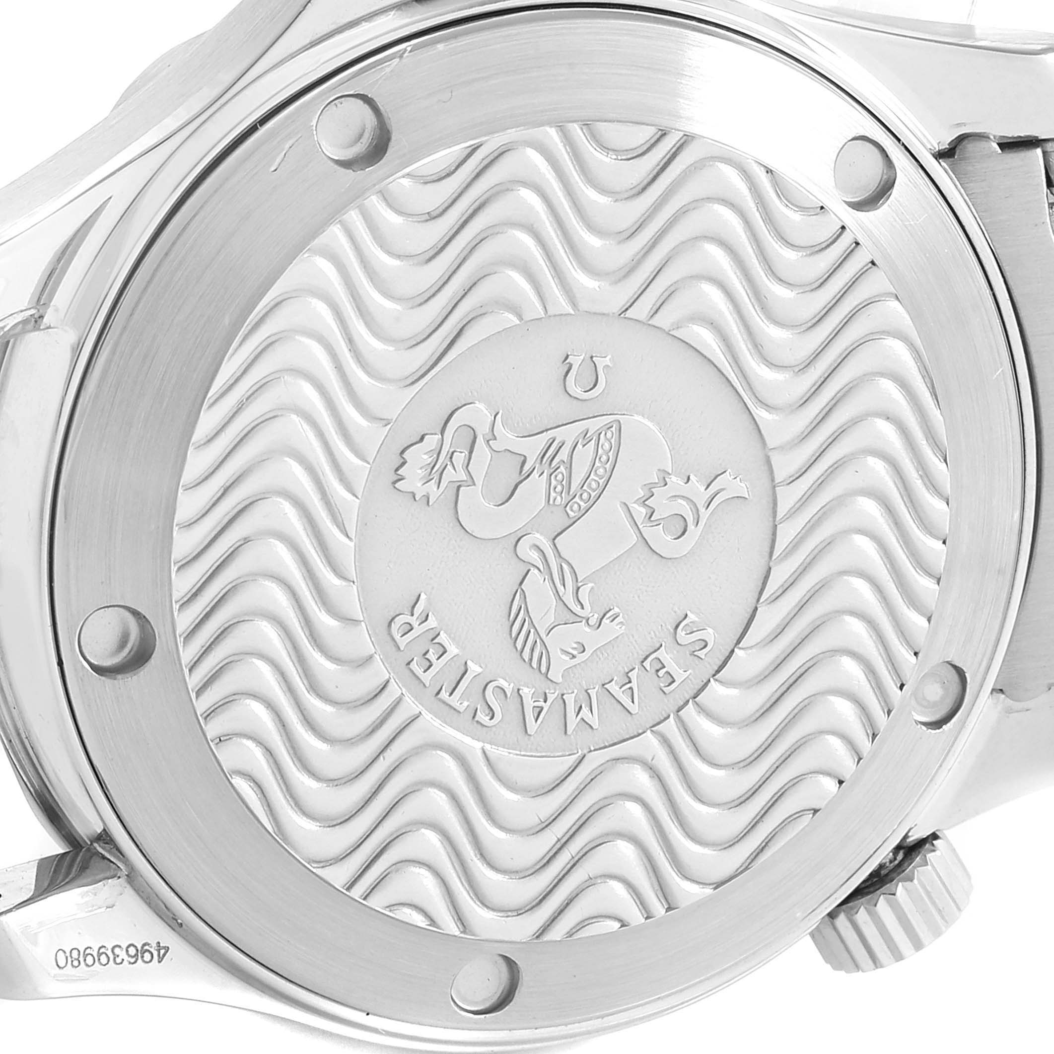 This image shows the case back of an Omega Seamaster 2552.80.00 Men
s Stainless Steel Blue Dial 2552.80.00 Men
s Stainless Steel Blue Dial watch.