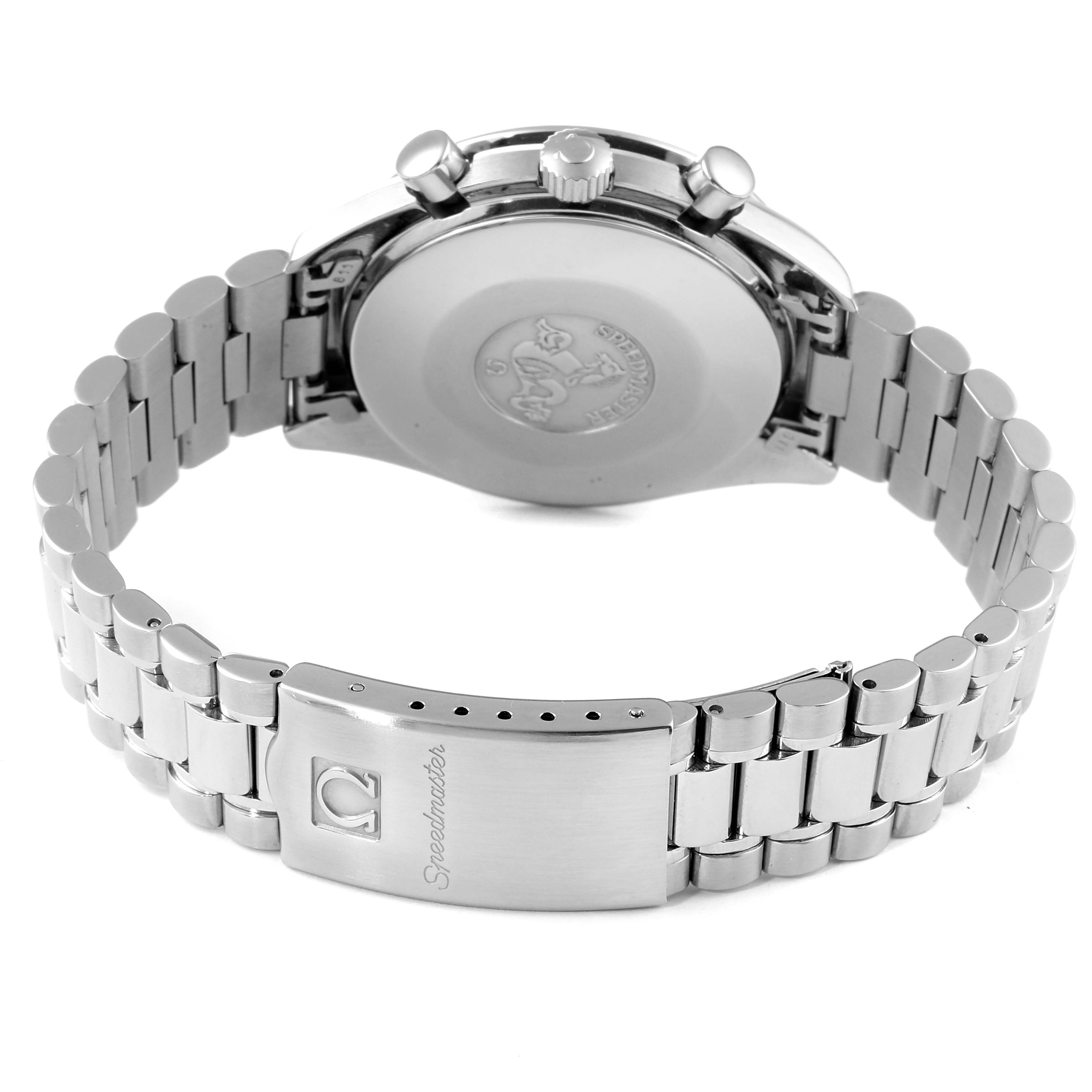 The image shows the back view and bracelet of the Omega Speedmaster 3510.20.00 Men
s Stainless Steel White Dial 3510.20.00 Men
s Stainless Steel White Dial watch, highlighting the clasp and case back.