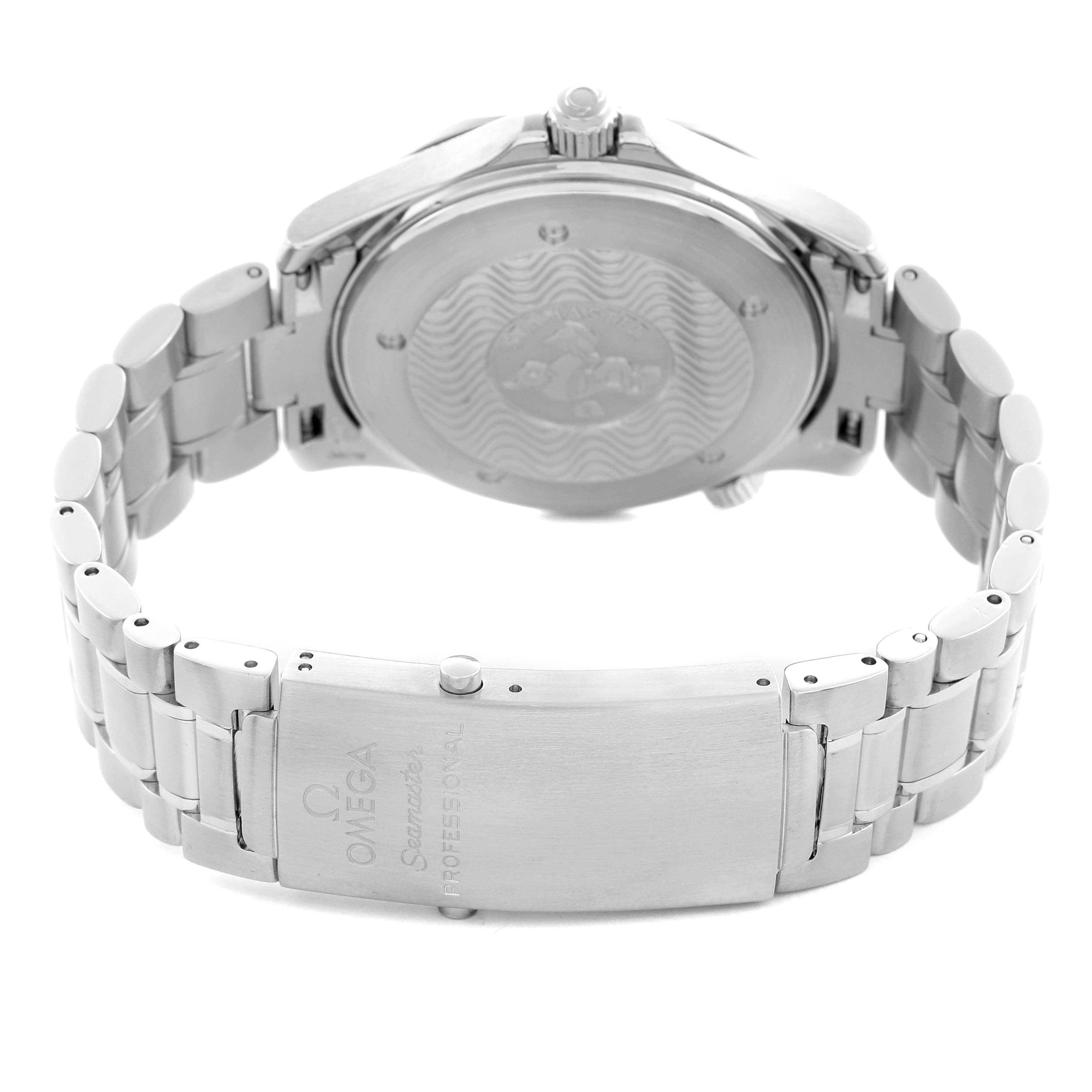 The image shows the back and clasp of the Omega Seamaster 2254.50.00 Men
s Stainless Steel Black Dial 2254.50.00 Men
s Stainless Steel Black Dial watch, highlighting its bracelet and engraved case back.