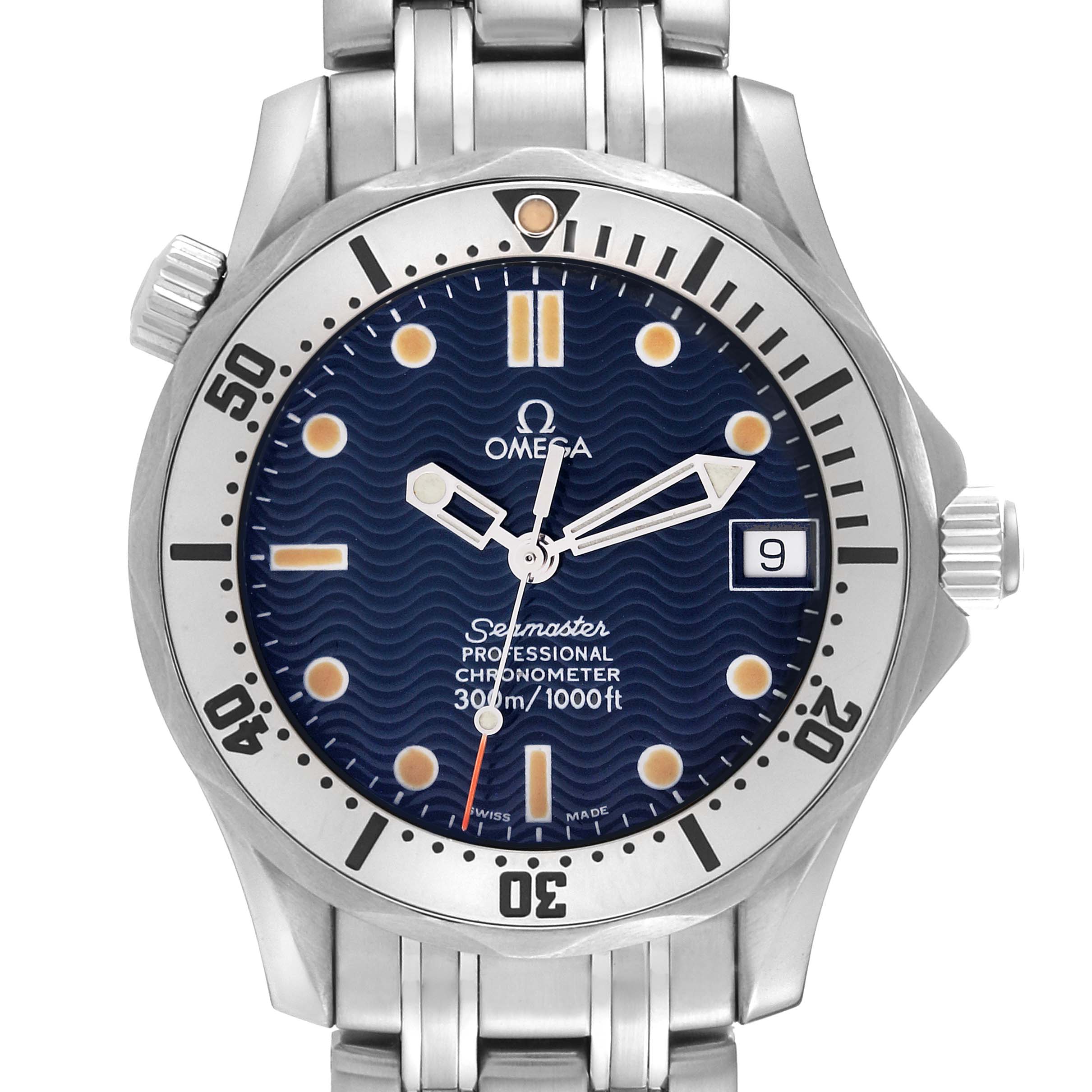 The image shows a front view of an Omega Seamaster 2552.80.00 Men
s Stainless Steel Blue Dial 2552.80.00 Men
s Stainless Steel Blue Dial watch, displaying the dial, bezel, and part of the metal bracelet.