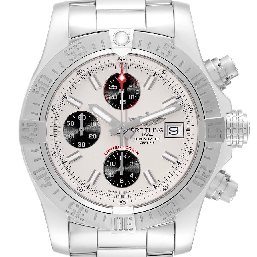 The image shows a front view of a Breitling Avenger model watch, including the bezel, dial, chronograph sub-dials, and date window.