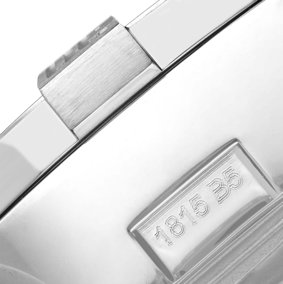 This image shows the side view of a clasp on a Breitling Avenger A133813K/G809 Men's Stainless Steel White Dial A133813K/G809 Men's Stainless Steel White Dial watch.