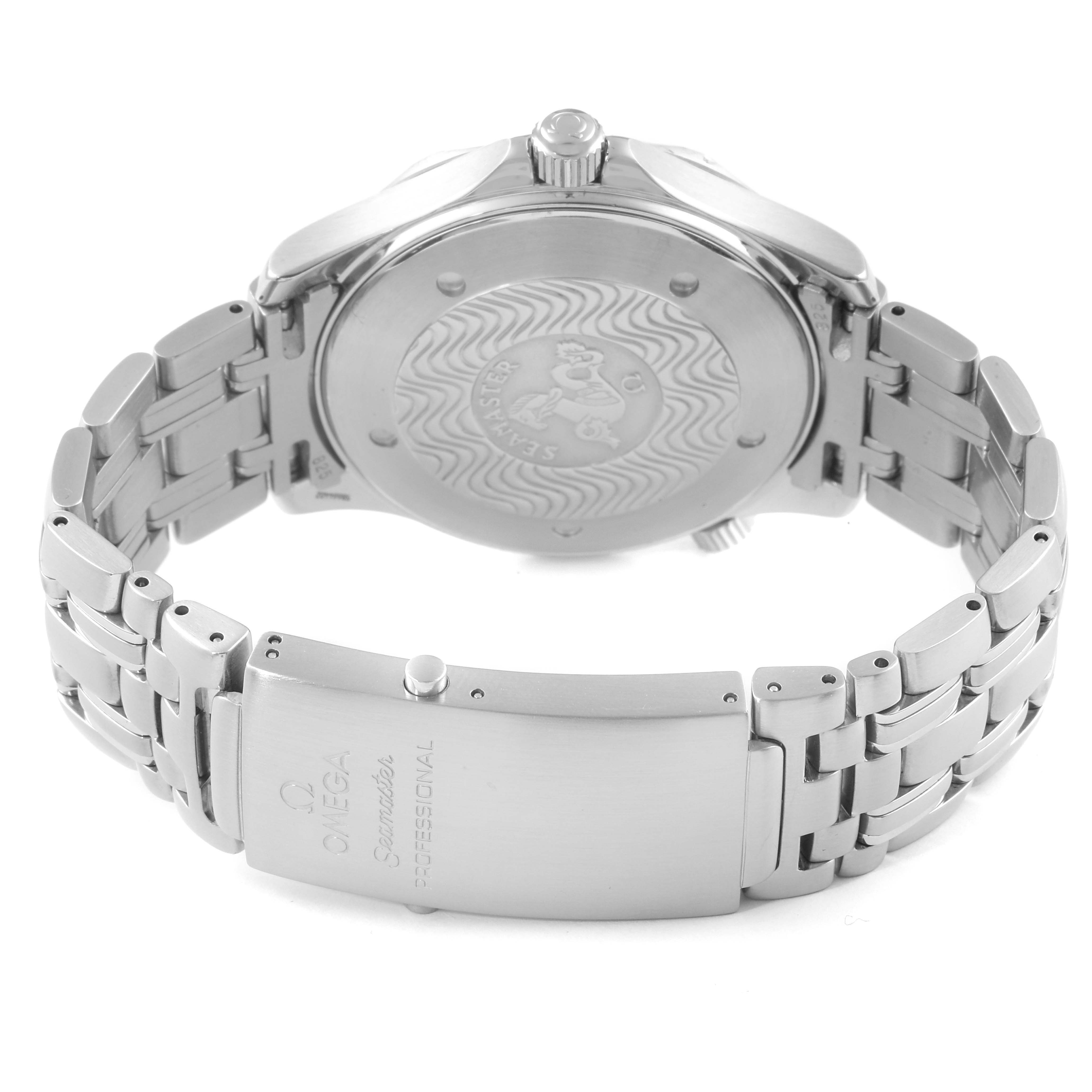 This image shows the back, side, and bracelet of the Omega Seamaster 2541.80.00 Men
s Stainless Steel Blue Dial 2541.80.00 Men
s Stainless Steel Blue Dial watch.