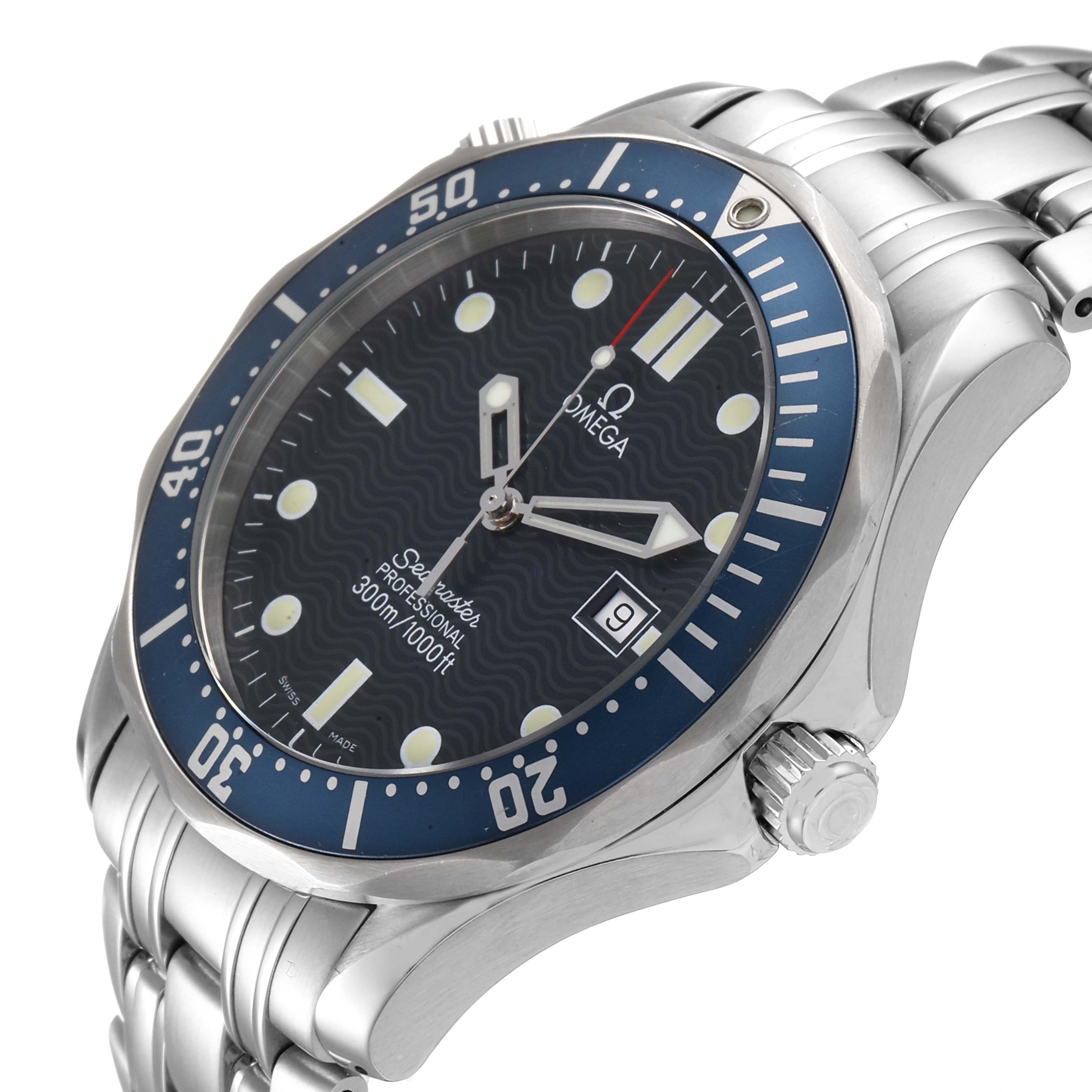 The image shows an angled view of an Omega Seamaster 2541.80.00 Men
s Stainless Steel Blue Dial 2541.80.00 Men
s Stainless Steel Blue Dial watch, highlighting the face, bezel, crown, and part of the bracelet.