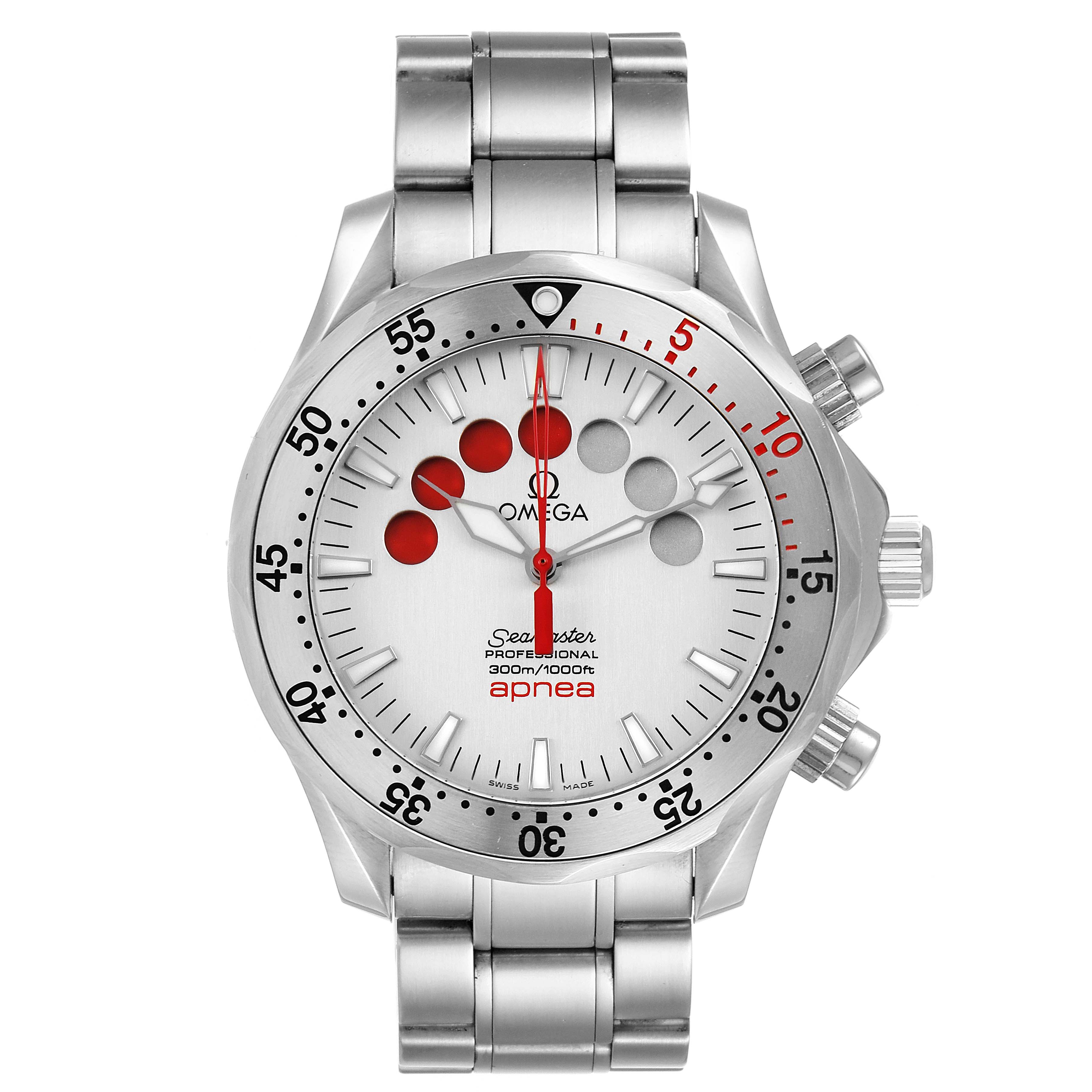 This image shows the front view of an Omega Seamaster 2595.30.00 Men
s Stainless Steel Silver Dial 2595.30.00 Men
s Stainless Steel Silver Dial Apnea model, highlighting the dial, bezel, and stainless steel bracelet.