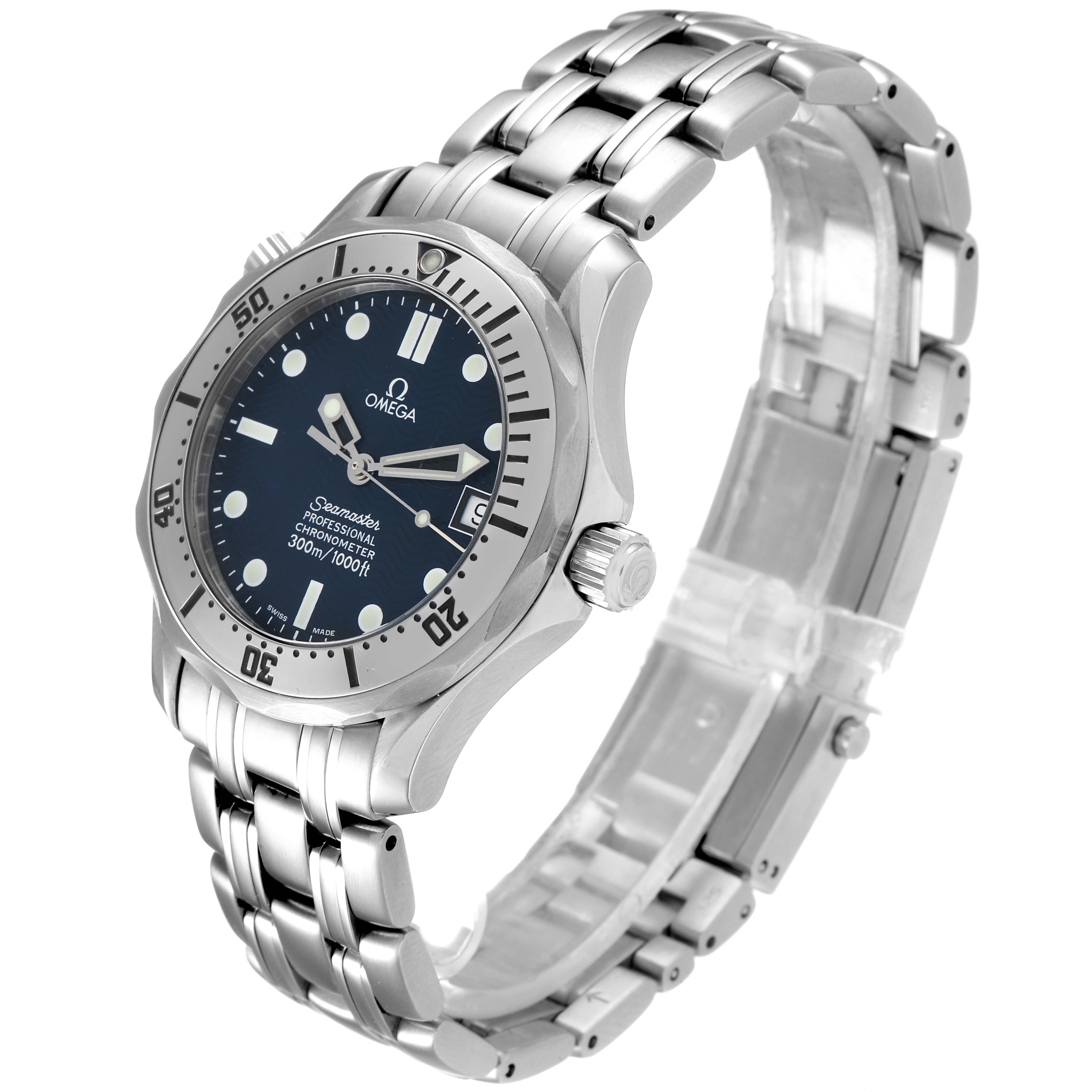 This image shows an Omega Seamaster 2552.80.00 Men
s Stainless Steel Blue Dial 2552.80.00 Men
s Stainless Steel Blue Dial watch angled from the front-right, displaying its face, bracelet, and crown.