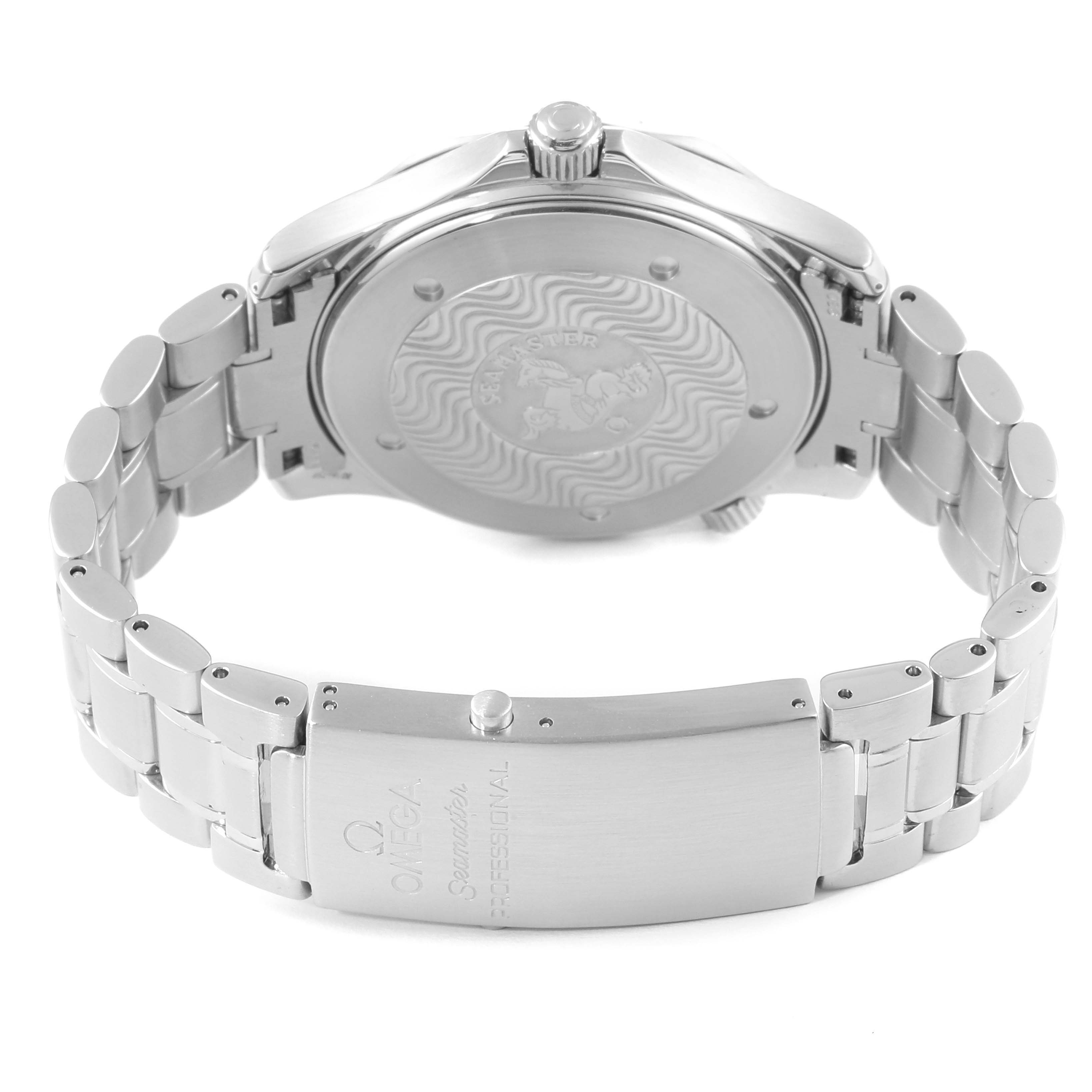 The image shows the back and clasp of the Omega Seamaster 2254.50.00 Men
s Stainless Steel Black Dial 2254.50.00 Men
s Stainless Steel Black Dial watch, displaying its bracelet and case back.