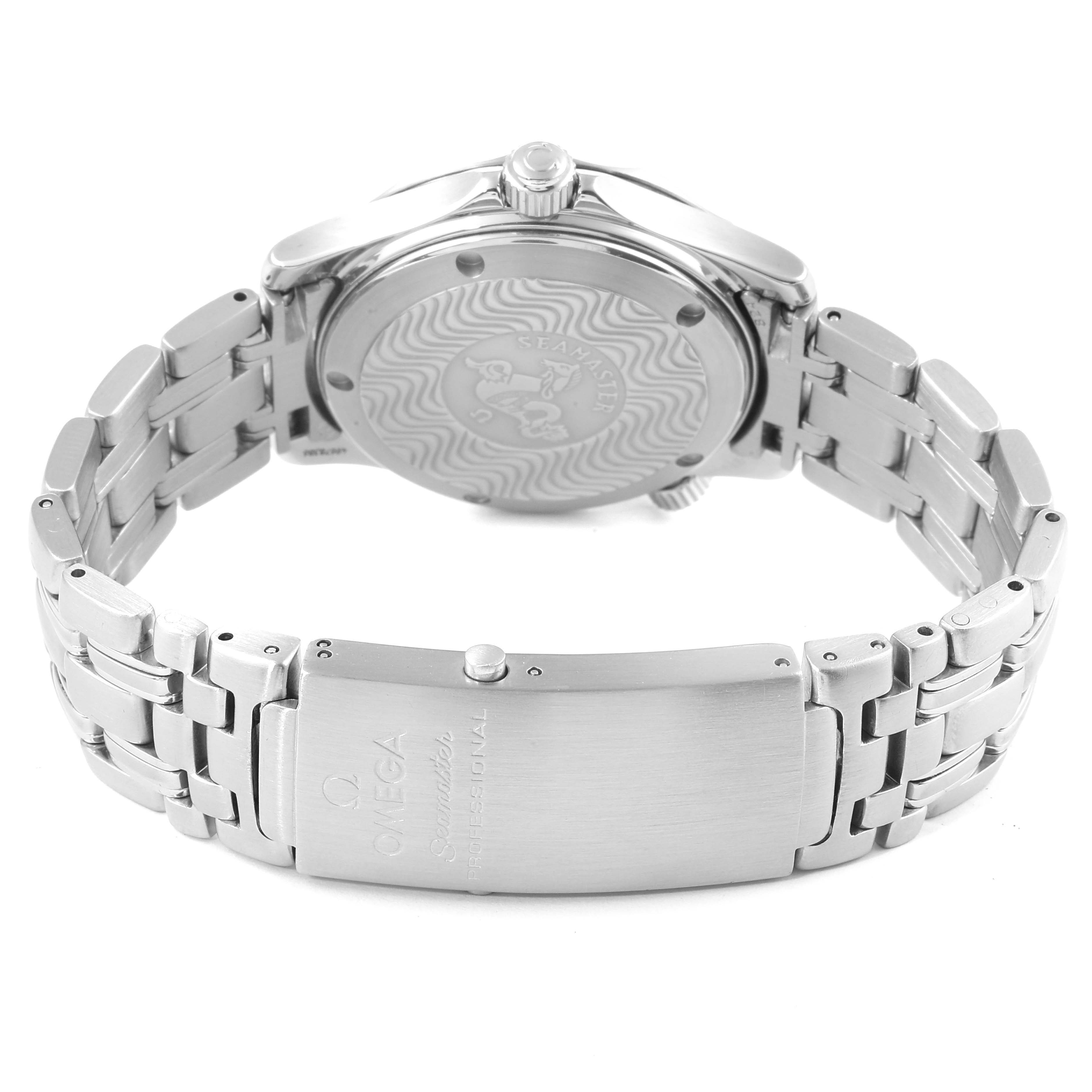 This image shows the back case and clasp of an Omega Seamaster 2551.80.00 Men
s Stainless Steel Blue Dial 2551.80.00 Men
s Stainless Steel Blue Dial watch.