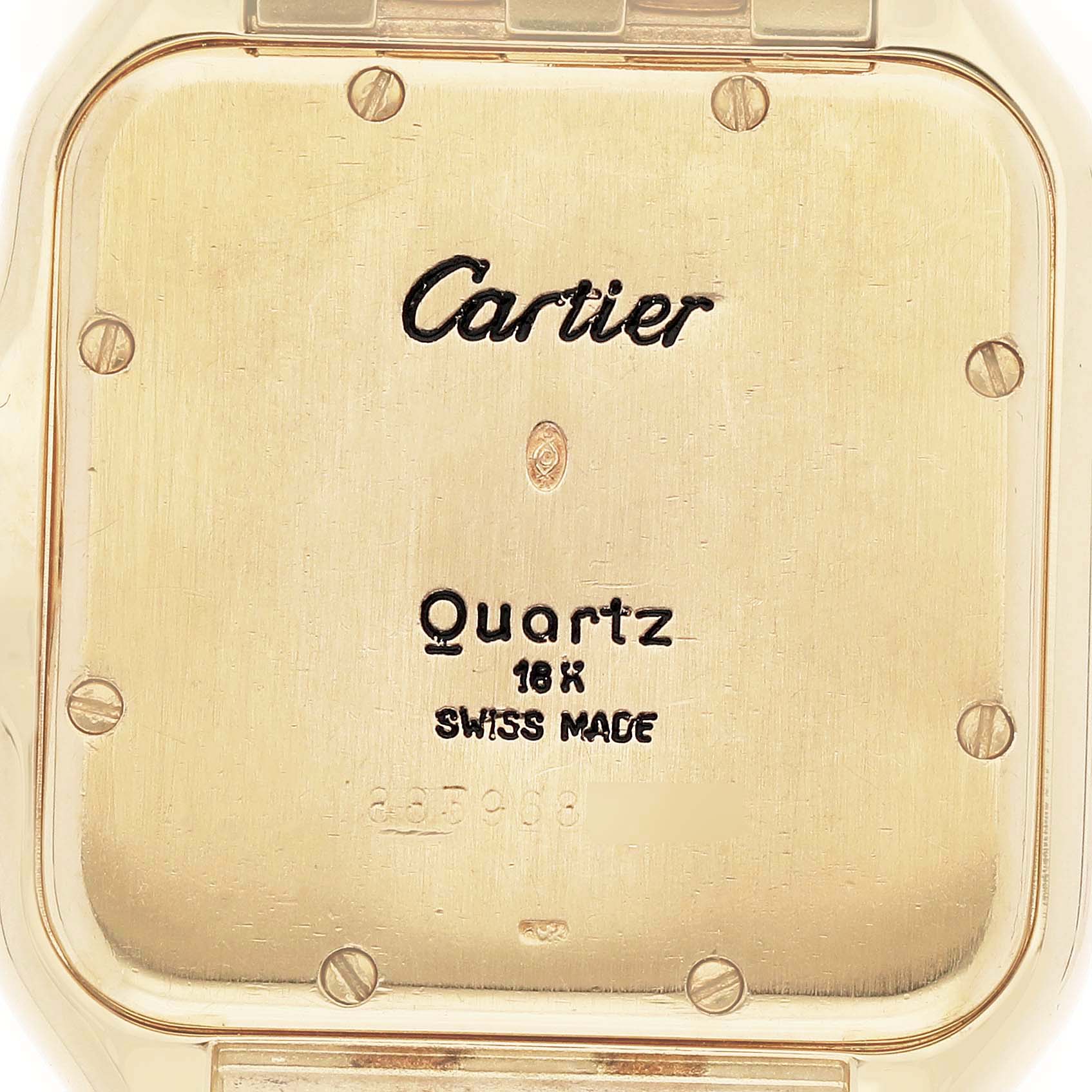 This image shows the back of the Panthere model watch by Cartier, highlighting its engravings and gold casing.