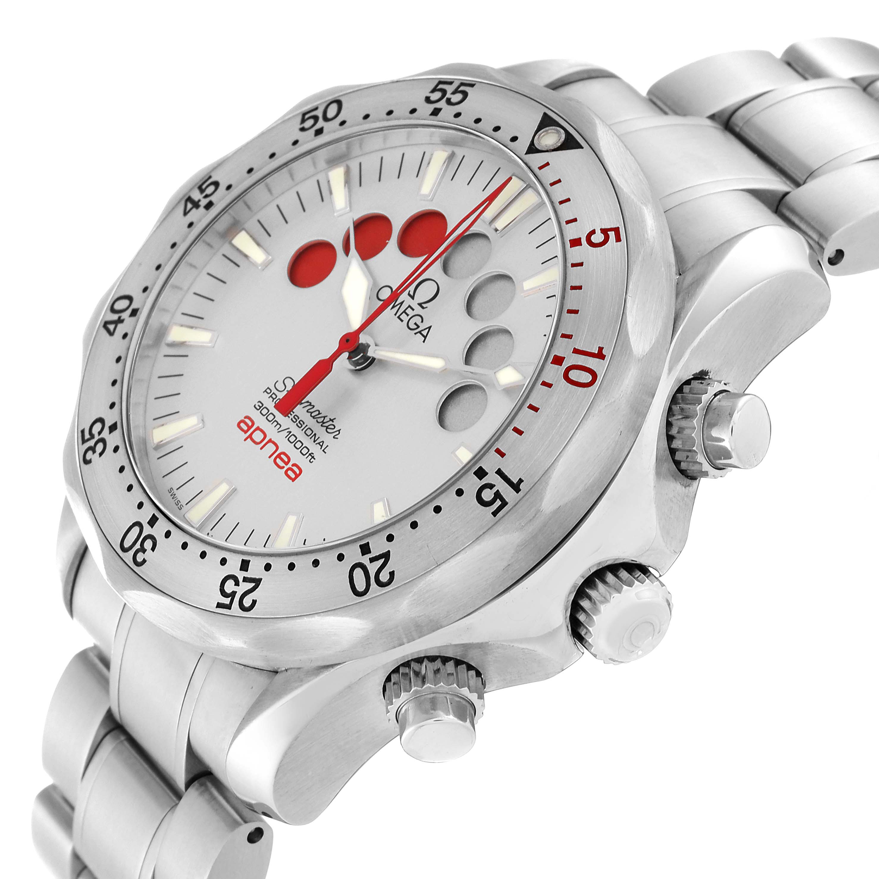 This image shows a side angle of the Omega Seamaster 2595.30.00 Men
s Stainless Steel Silver Dial 2595.30.00 Men
s Stainless Steel Silver Dial watch, highlighting the face, bezel, and crown.