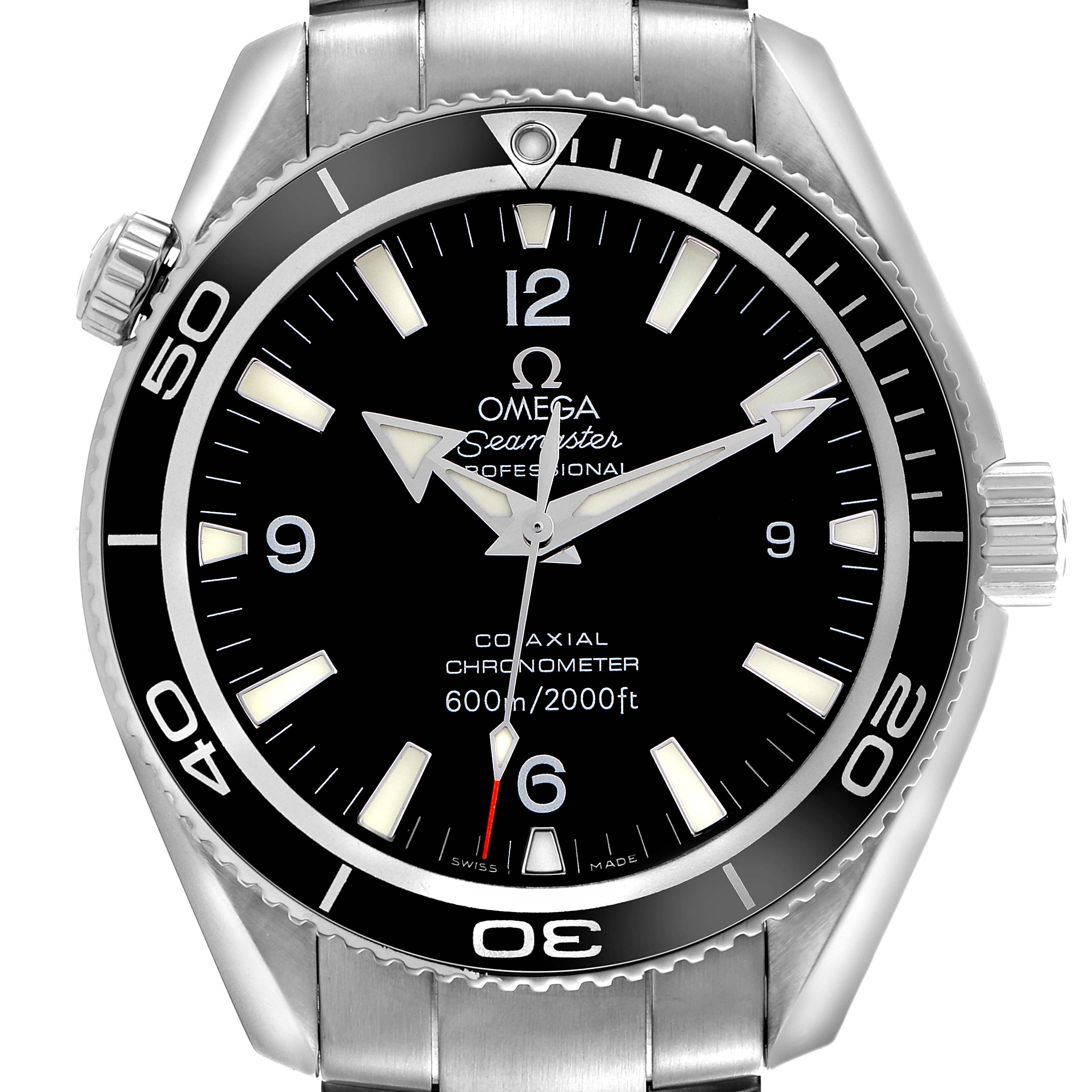 This image shows a frontal view of the Omega Planet Ocean 2901.50.91 Men
s Stainless Steel Black Dial 2901.50.91 Men
s Stainless Steel Black Dial watch face, bezel, and part of the bracelet.