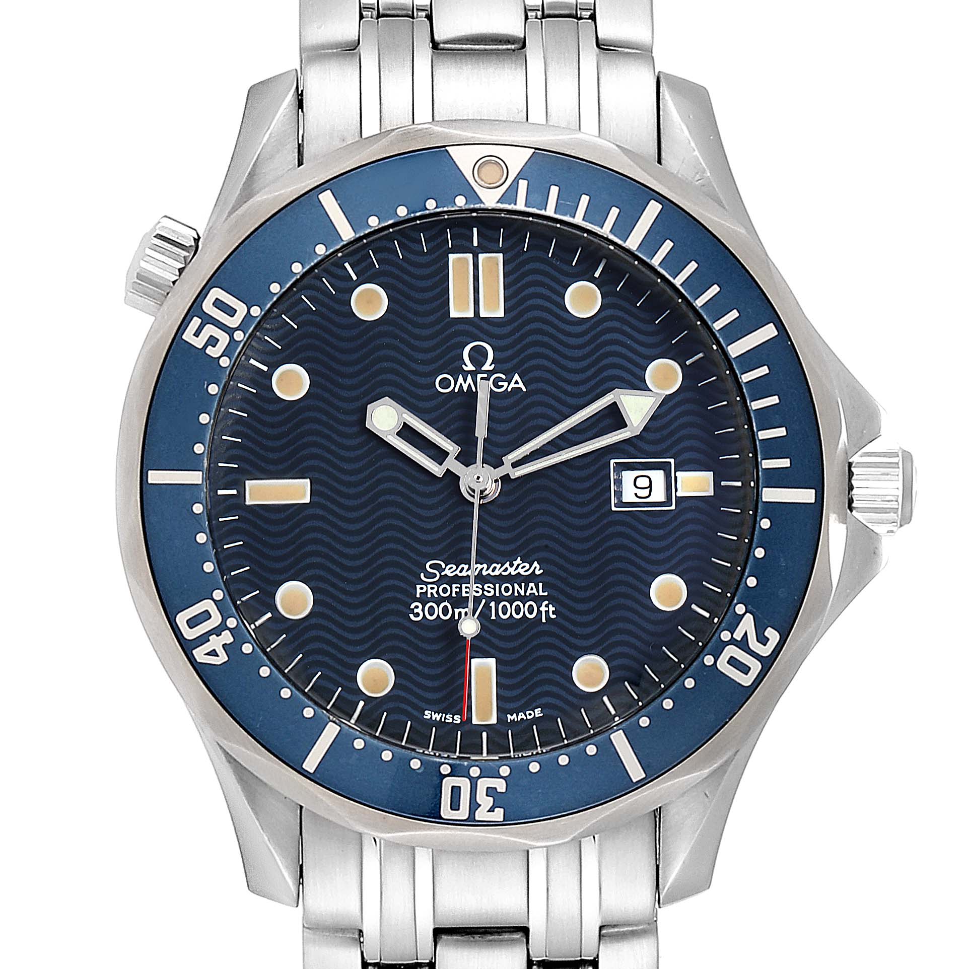 The image shows a front view of an Omega Seamaster 2541.80.00 Men
s Stainless Steel Blue Dial 2541.80.00 Men
s Stainless Steel Blue Dial watch displaying its dial, bezel, and part of the bracelet.