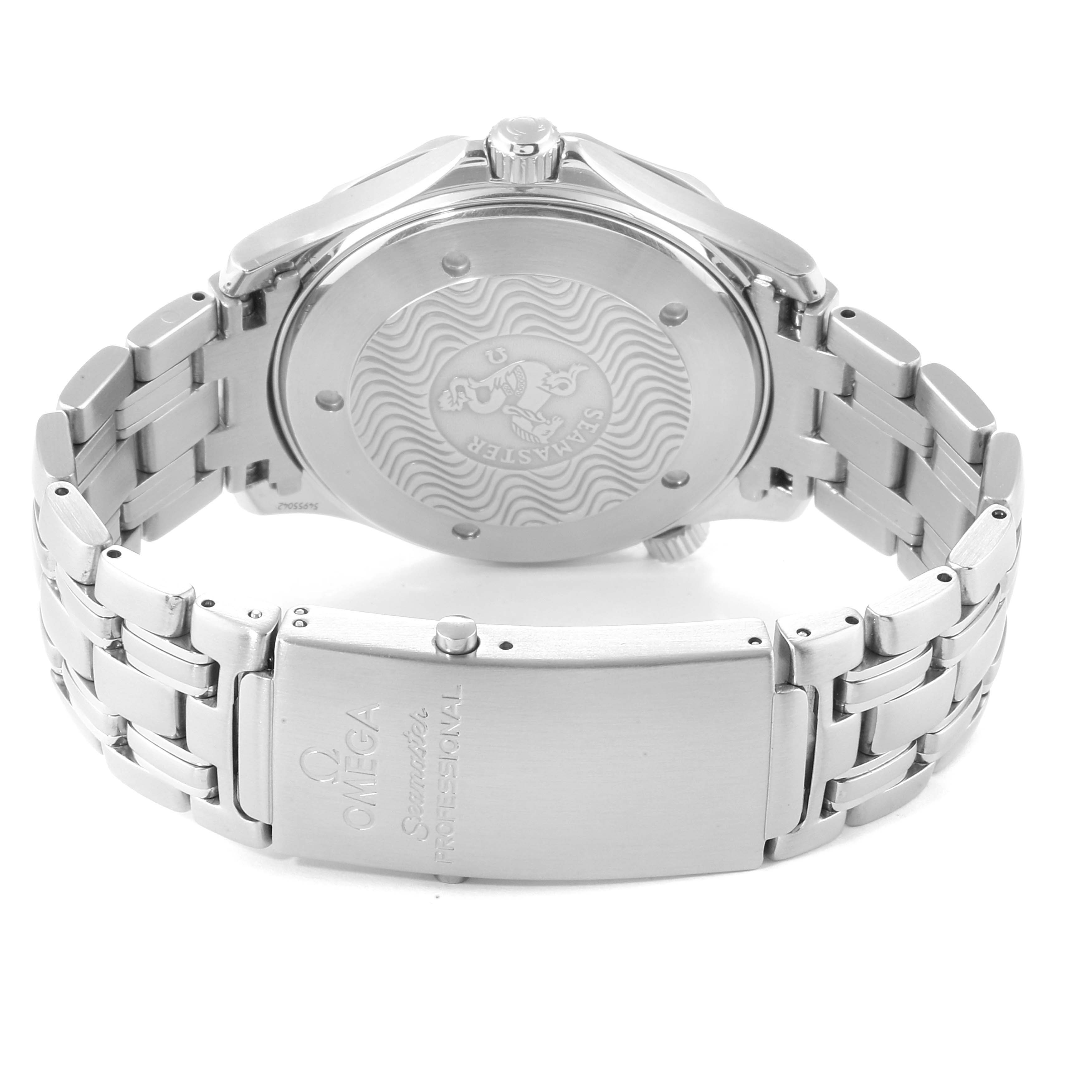 The image shows the back case and bracelet with the clasp of the Omega Seamaster 2541.80.00 Men
s Stainless Steel Blue Dial 2541.80.00 Men
s Stainless Steel Blue Dial watch.