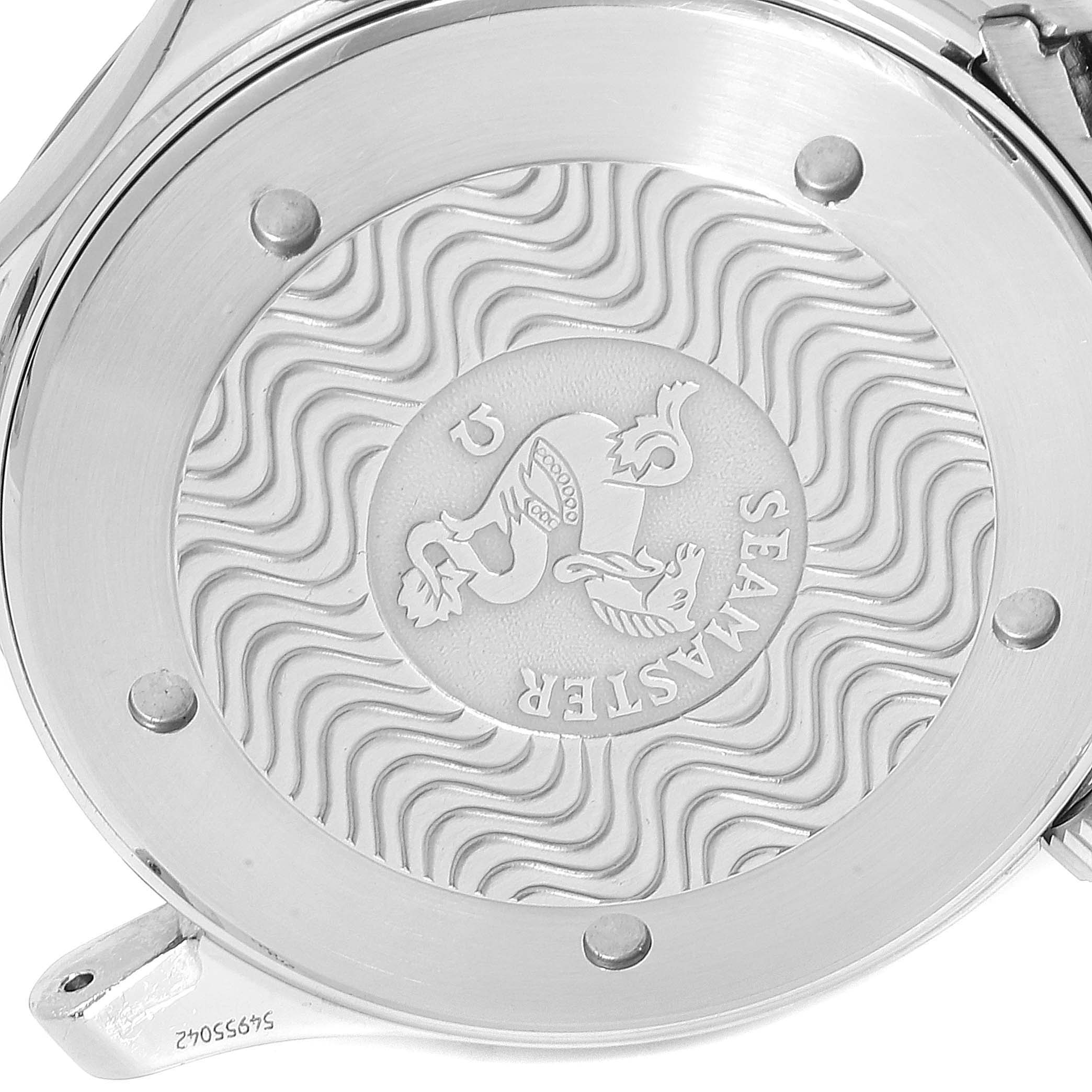 The image shows the case back of an Omega Seamaster 2541.80.00 Men
s Stainless Steel Blue Dial 2541.80.00 Men
s Stainless Steel Blue Dial watch with a wave pattern and the model
s emblem.