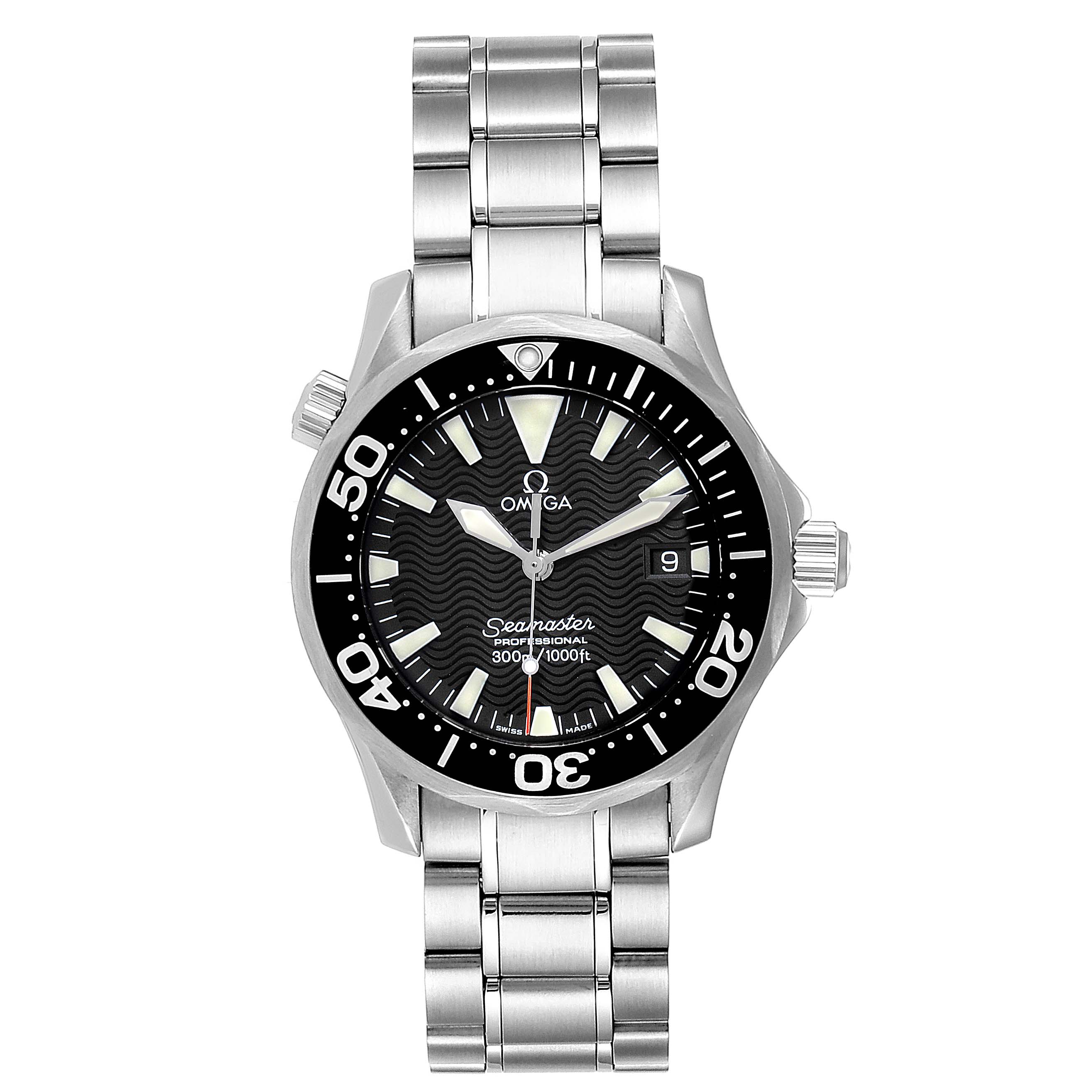 This image shows a frontal view of an Omega Seamaster 2262.50.00 Men
s Stainless Steel Black Dial 2262.50.00 Men
s Stainless Steel Black Dial watch, displaying its face, bezel, and metal bracelet.