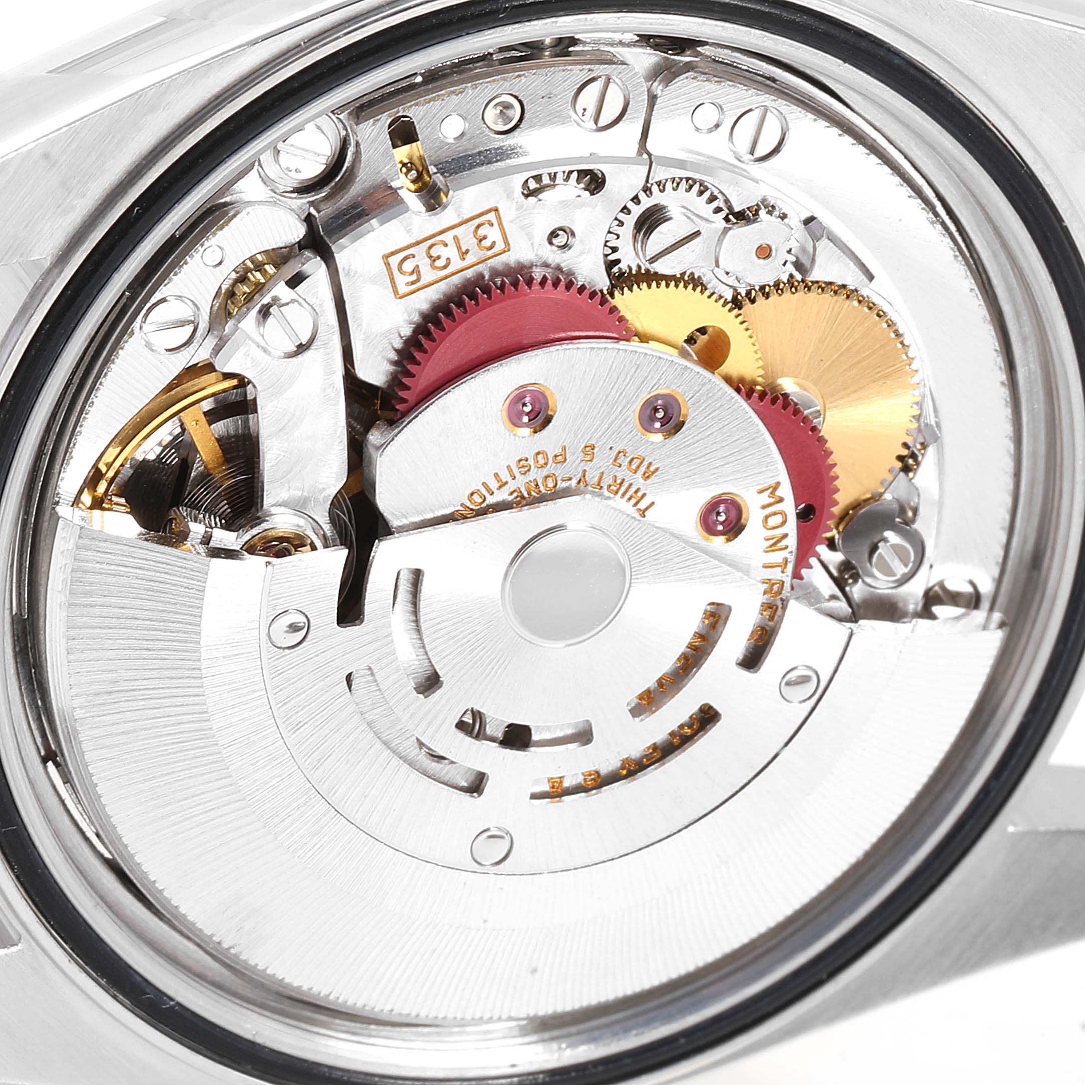 This image shows the internal mechanism of a Rolex Datejust 16233 Men
s Steel and Gold (two tone) Champagne Dial 16233 Men
s Steel and Gold (two tone) Champagne Dial watch from a close-up angle.