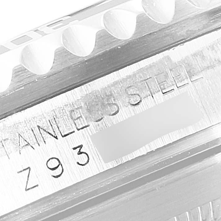 The close-up image shows the side view of the casing between the lugs of the Rolex Submariner 16610 Men
s Stainless Steel Black Dial 16610 Men
s Stainless Steel Black Dial, highlighting its stainless steel material.