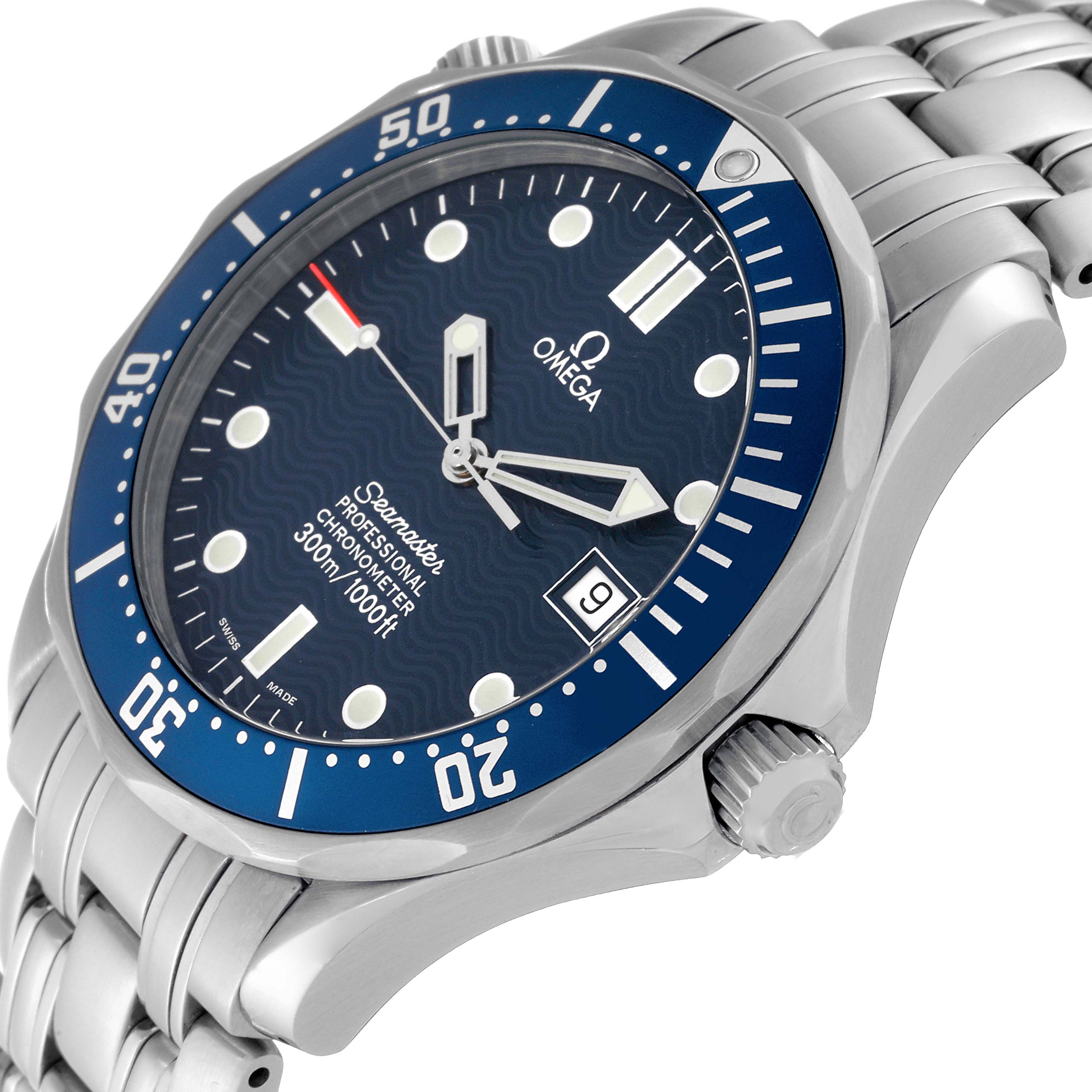 The image shows an angled view of the face, bezel, and bracelet of the Omega Seamaster 2531.80.00 Men
s Stainless Steel Blue Dial 2531.80.00 Men
s Stainless Steel Blue Dial watch.
