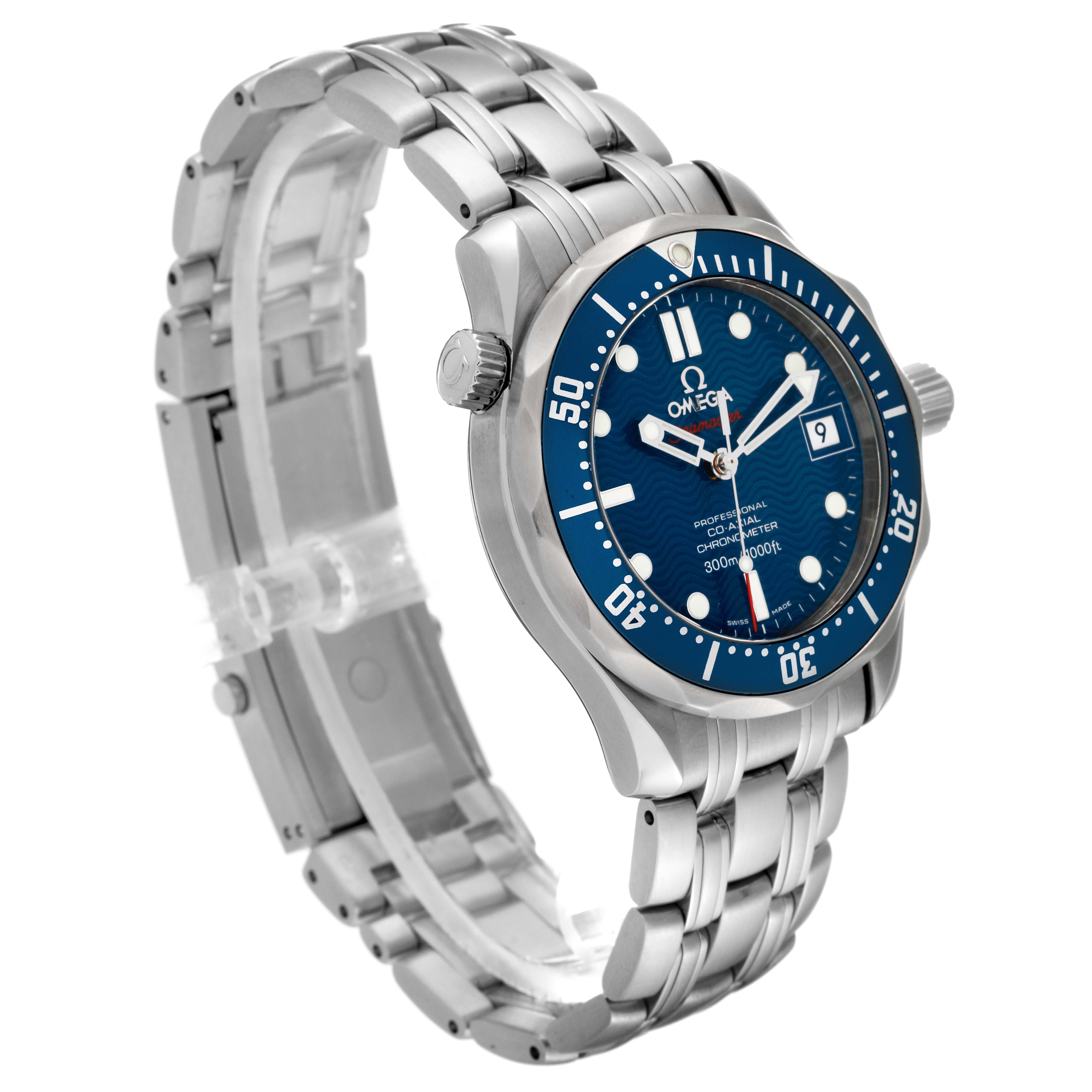 The image shows an angled view of an Omega Seamaster 2222.80.00 Men
s Stainless Steel Blue Dial 2222.80.00 Men
s Stainless Steel Blue Dial watch featuring its bezel, dial, crown, and metal bracelet.