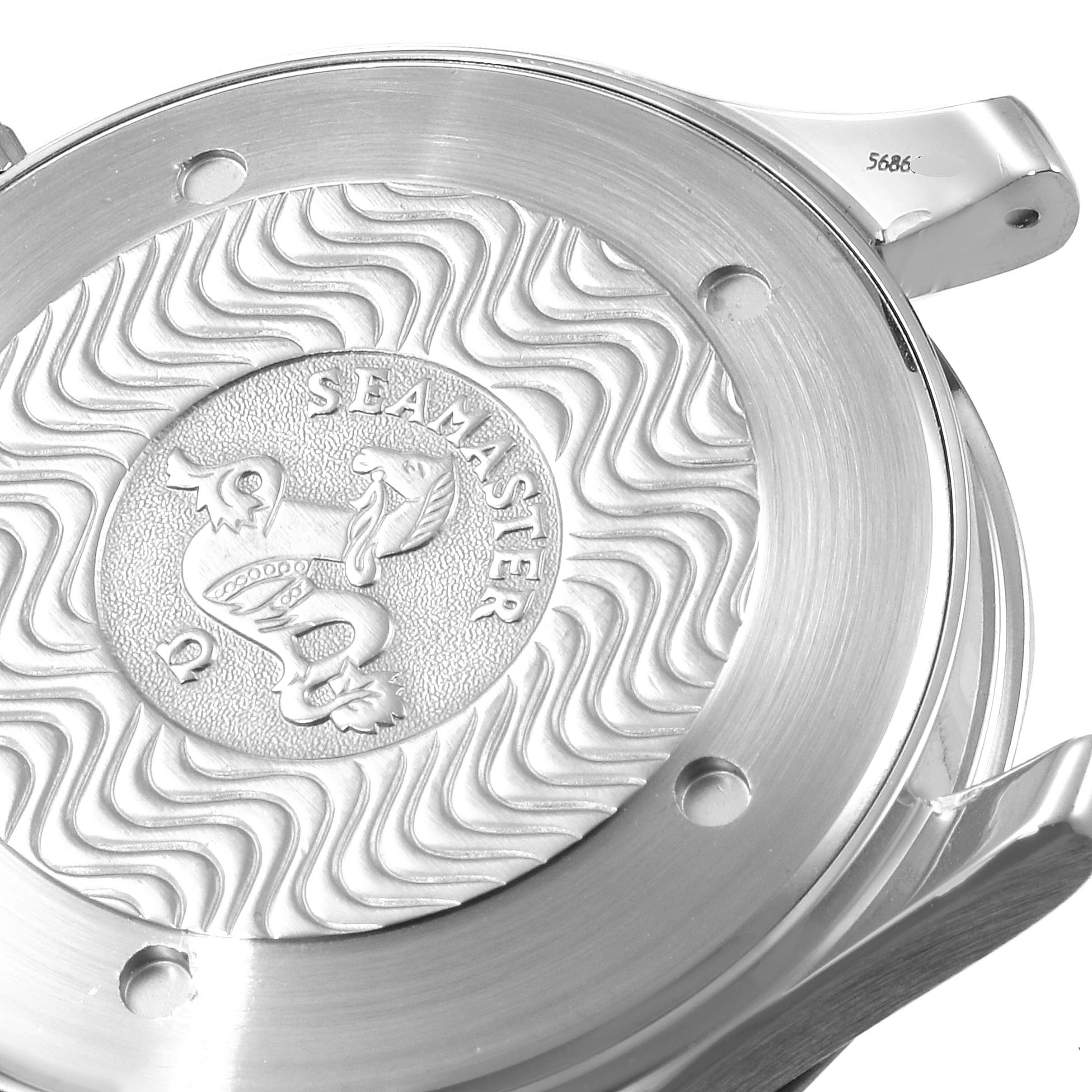 The image shows the case back of an Omega Seamaster 2541.80.00 Men
s Stainless Steel Blue Dial 2541.80.00 Men
s Stainless Steel Blue Dial watch with its distinctive design and engravings.