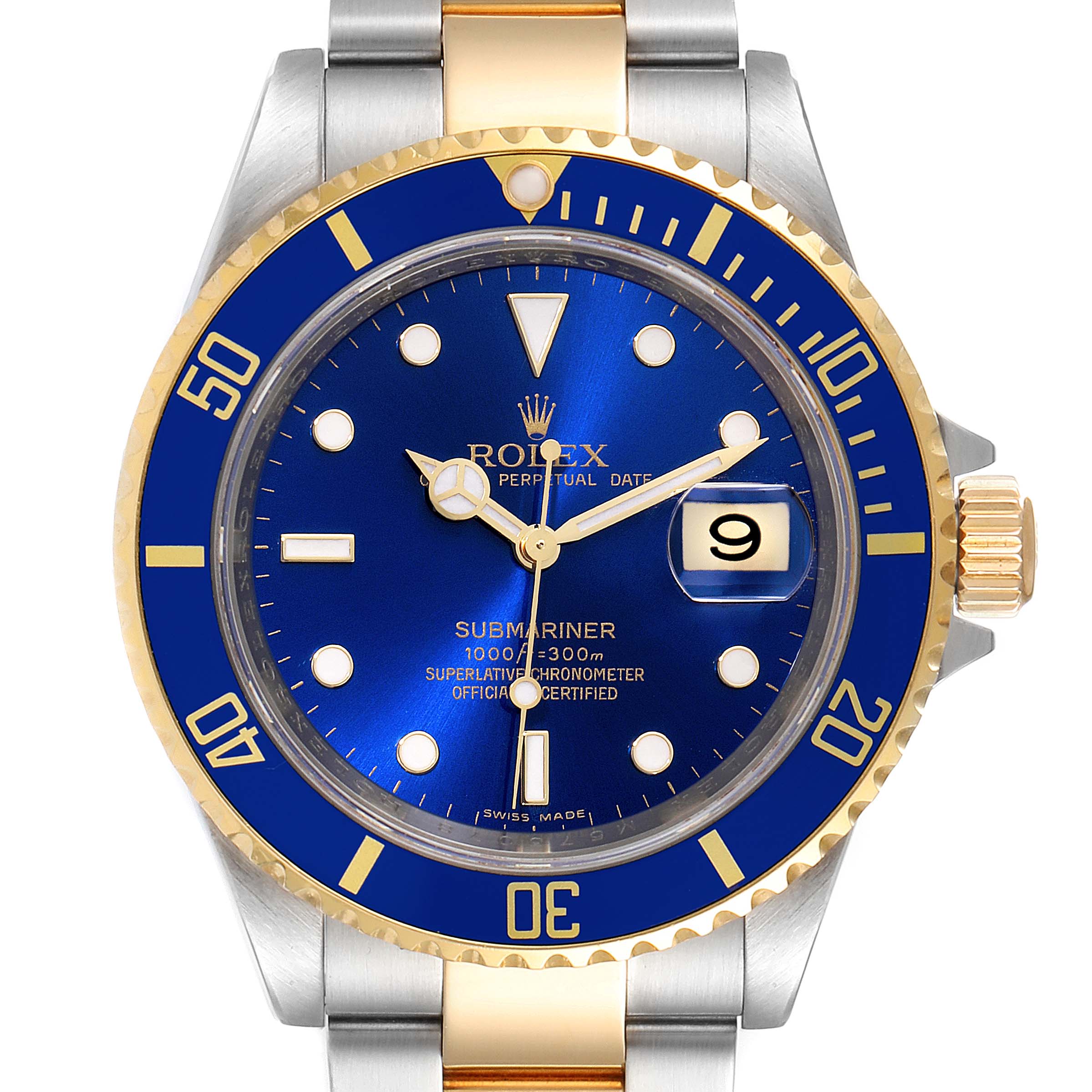This image shows a front view of the Rolex Submariner 16613 Men
s Steel and Gold (two tone) Blue Dial 16613 Men
s Steel and Gold (two tone) Blue Dial watch, highlighting the blue dial, date window, and two-tone bracelet.