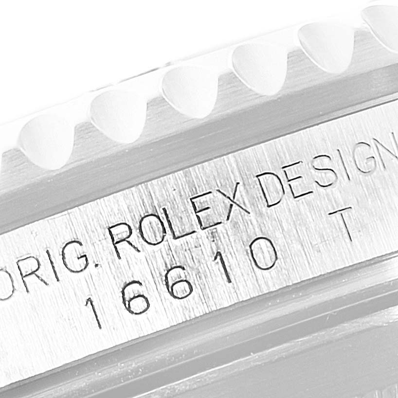 This image shows a close-up angle of the bezel and case of the Rolex Submariner 16610LV Men
s Stainless Steel Black Dial 16610LV Men
s Stainless Steel Black Dial, highlighting the engraved model number and branding.