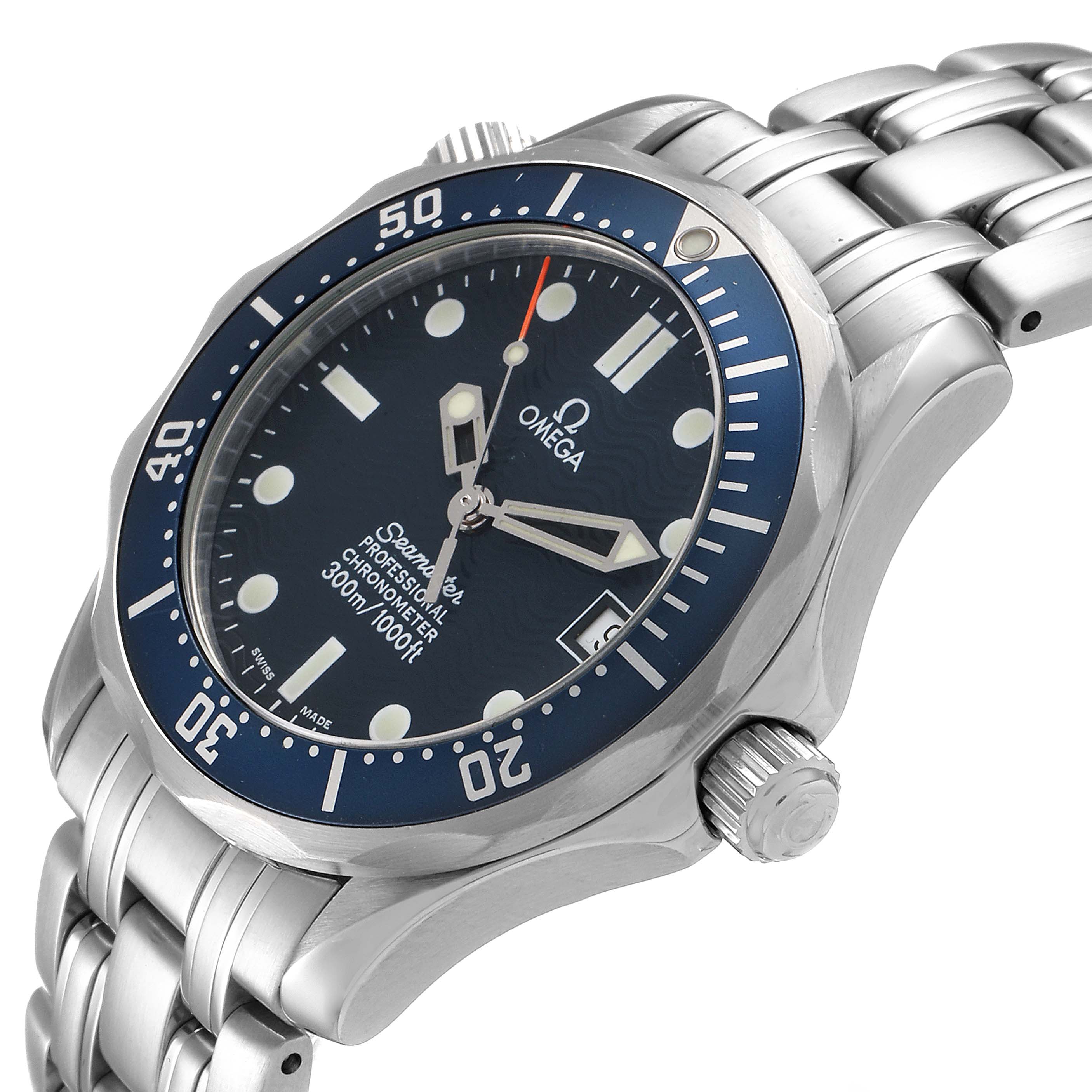 This image shows a side view of the Omega Seamaster 2551.80.00 Men
s Stainless Steel Blue Dial 2551.80.00 Men
s Stainless Steel Blue Dial watch, highlighting the bezel, dial, crown, and metal bracelet.