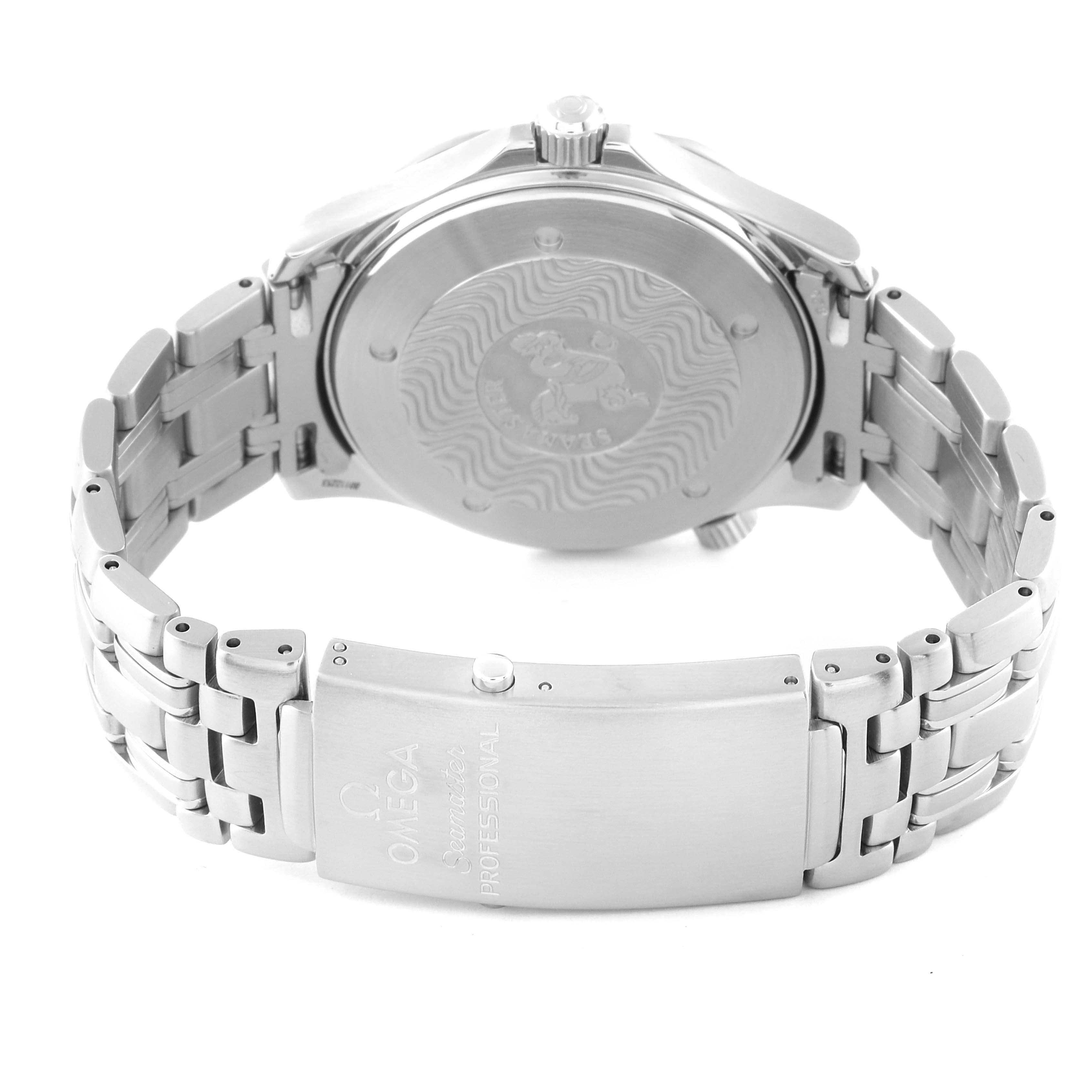 The image shows the back and clasp of an Omega Seamaster 2531.80.00 Men
s Stainless Steel Blue Dial 2531.80.00 Men
s Stainless Steel Blue Dial watch, highlighting its bracelet and engraved case back.