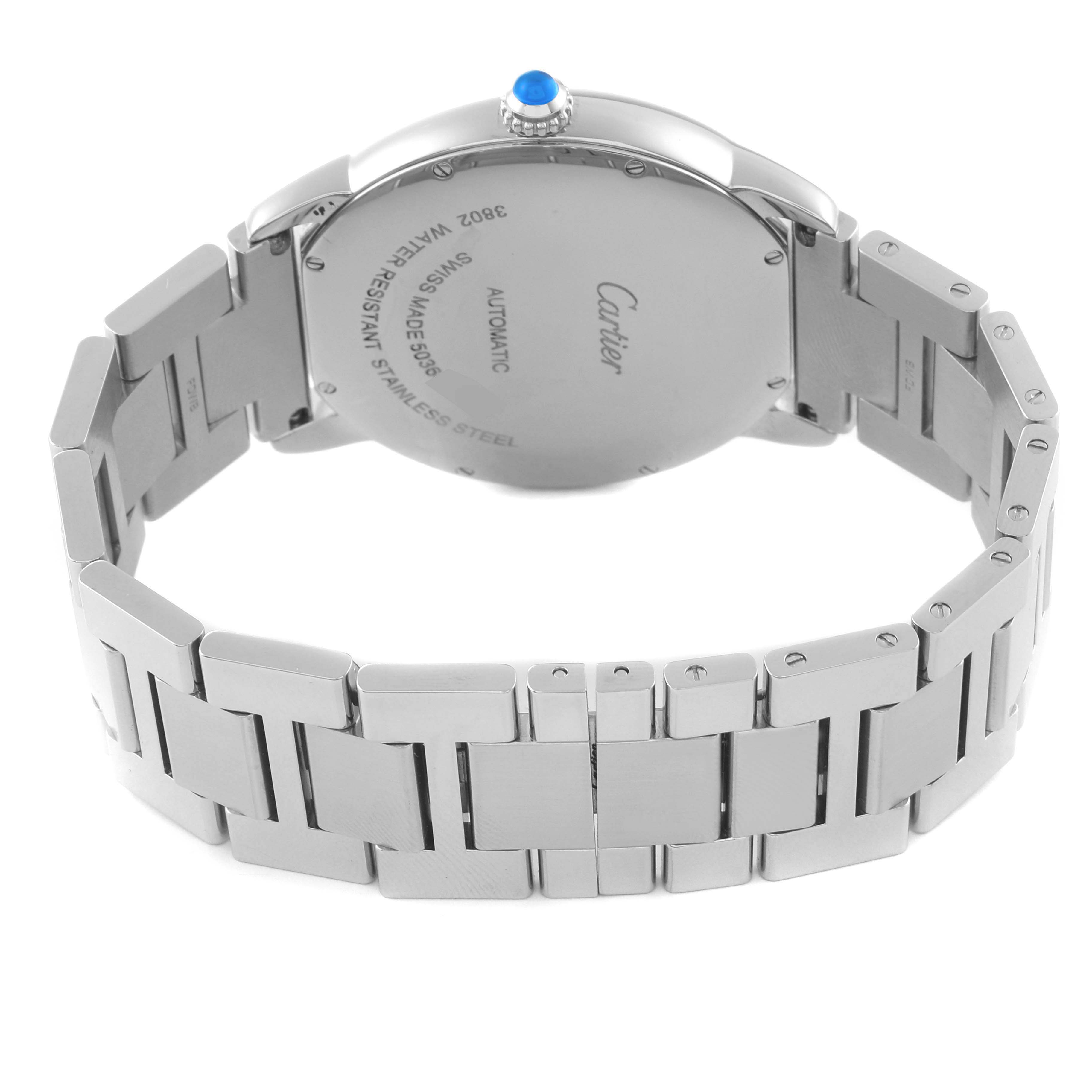 This image shows the back and bracelet of the Cartier Ronde W6701011 Men
s Stainless Steel Silver Dial W6701011 Men
s Stainless Steel Silver Dial watch, highlighting the clasp and case back details.