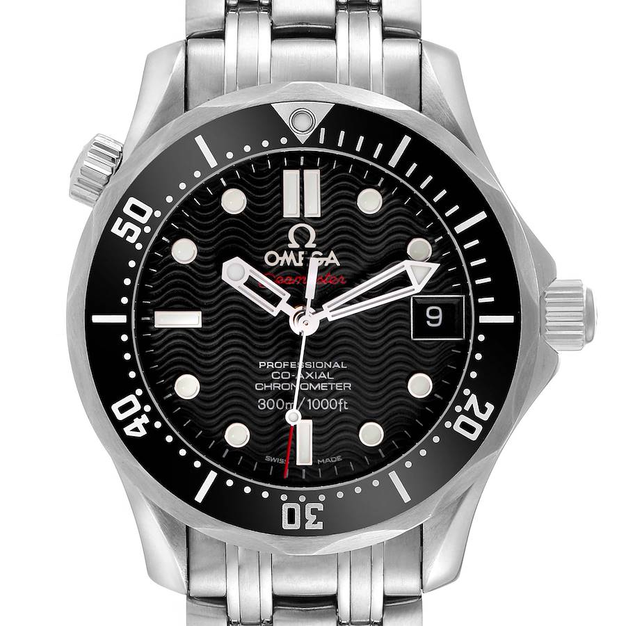 The image shows a front view of an Omega Seamaster watch, displaying its bezel, dial, hands, and bracelet.