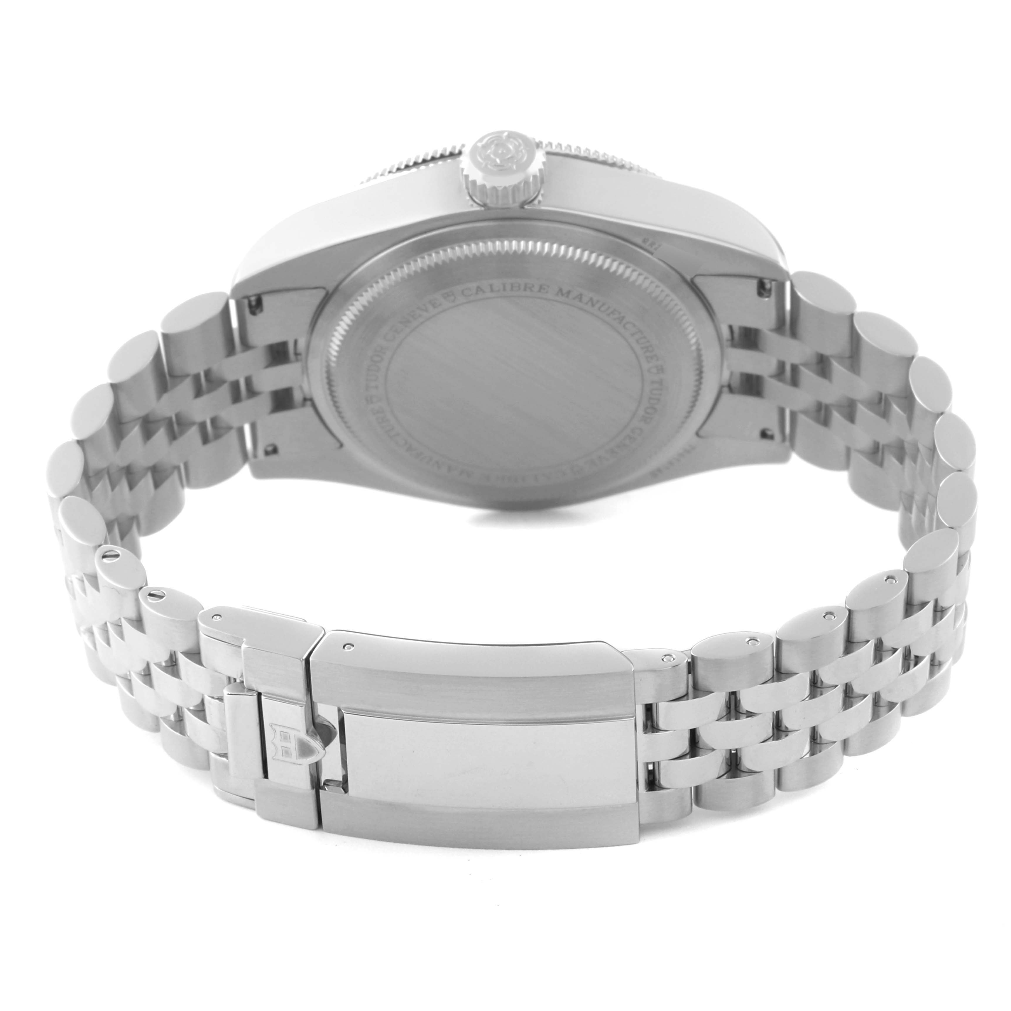 The image shows the back and bracelet of the Tudor Heritage Black Bay 7941A1A0RU Men
s Stainless Steel Black Dial 7941A1A0RU Men
s Stainless Steel Black Dial watch, featuring the case back and the clasp.