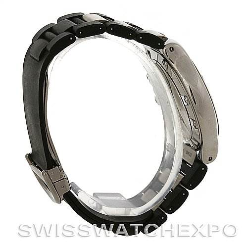 This image shows a side view of the Must 21 Chronoscaph model by Cartier, highlighting the bracelet and clasp mechanisms.