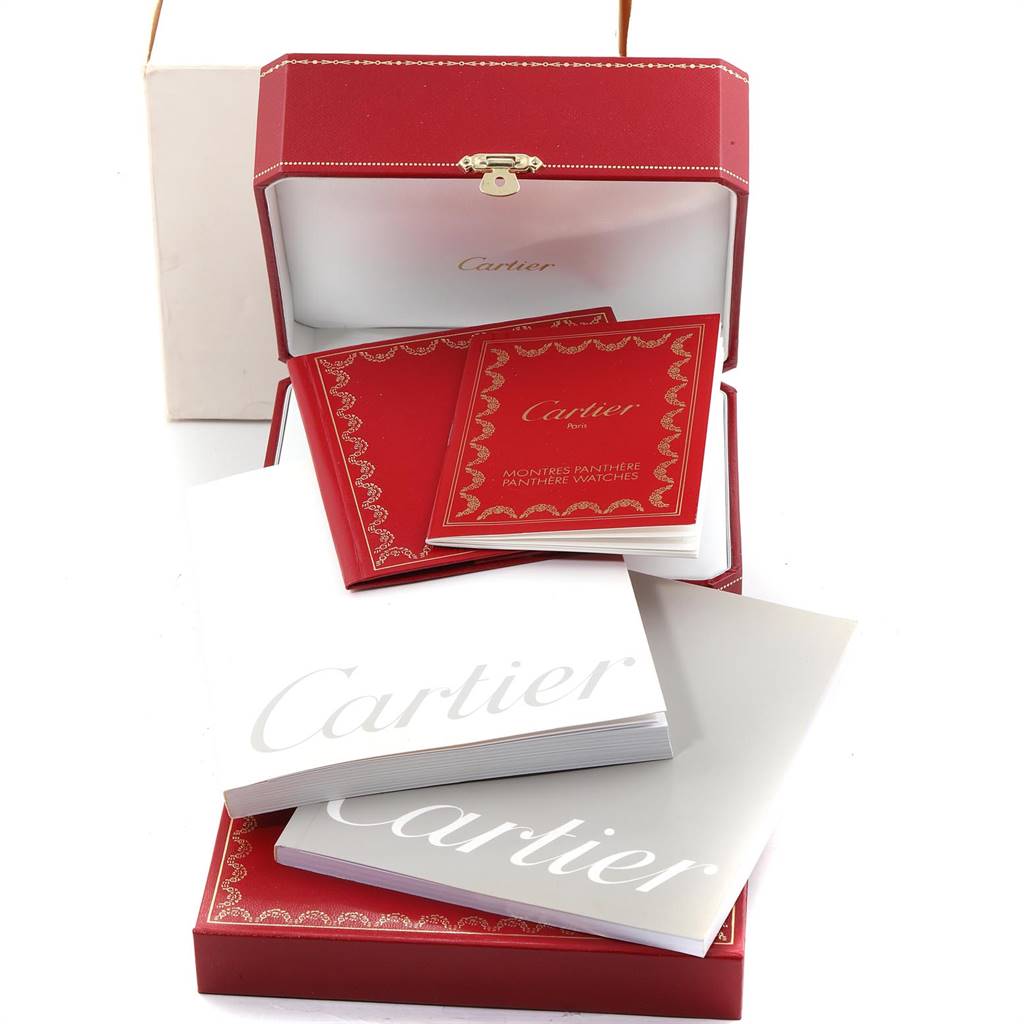 The image shows the packaging and documentation for the Panthere model by Cartier, including boxes and booklets.