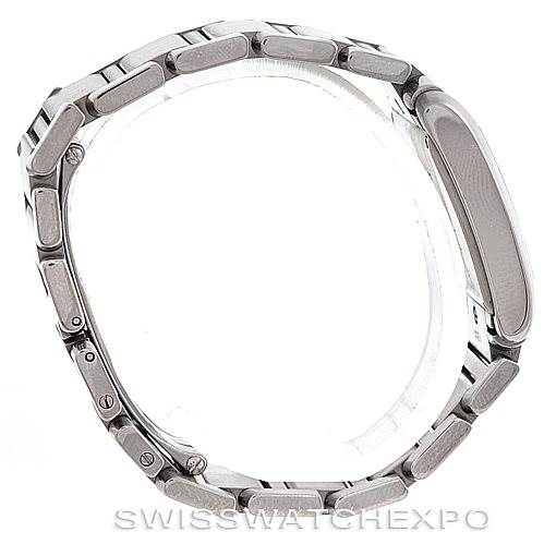 The image shows a side view of the wristband of a Cartier Tank Française watch, focusing on the links and clasp.